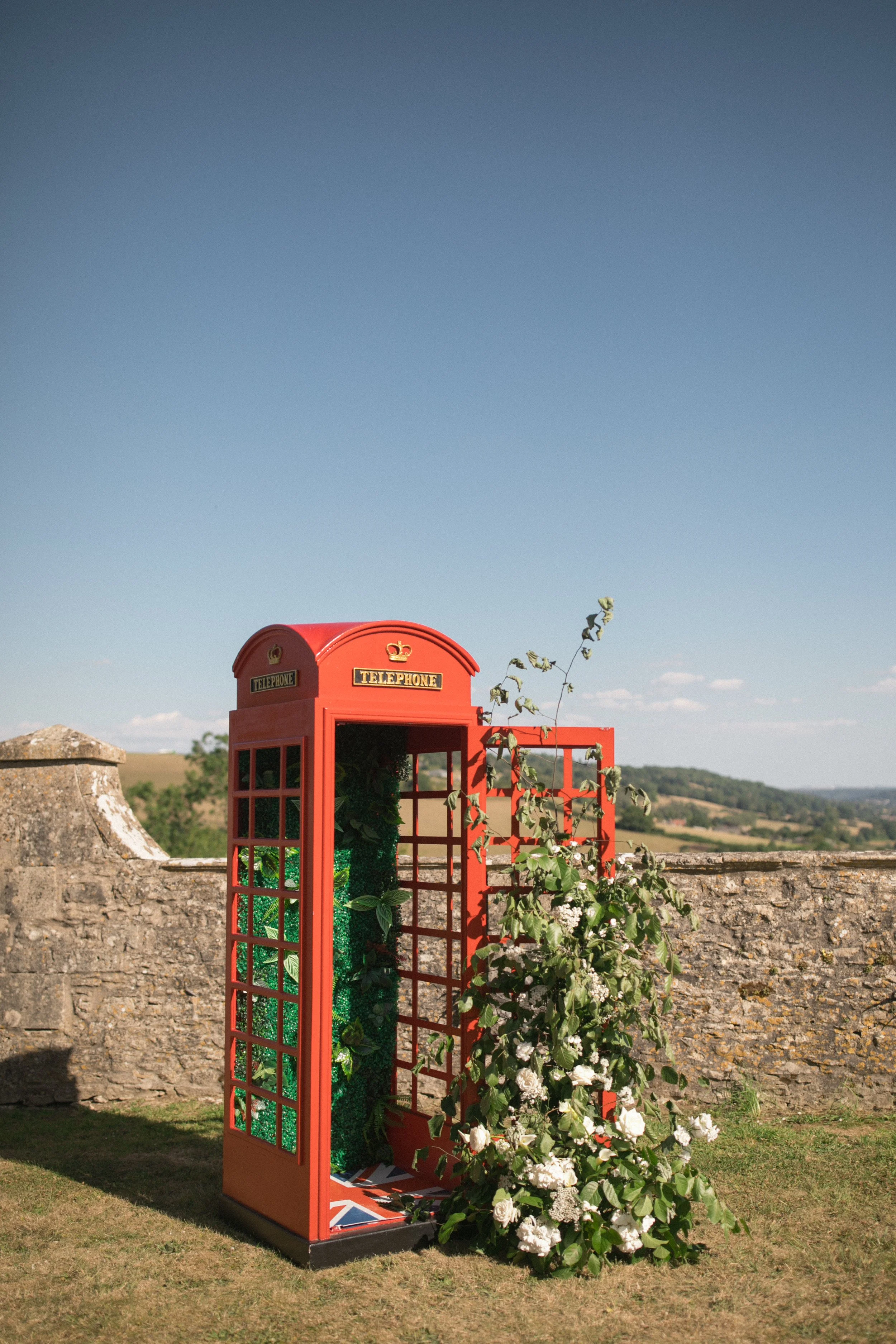 marquee-wedding-florist-cotswolds-somerset.jpg