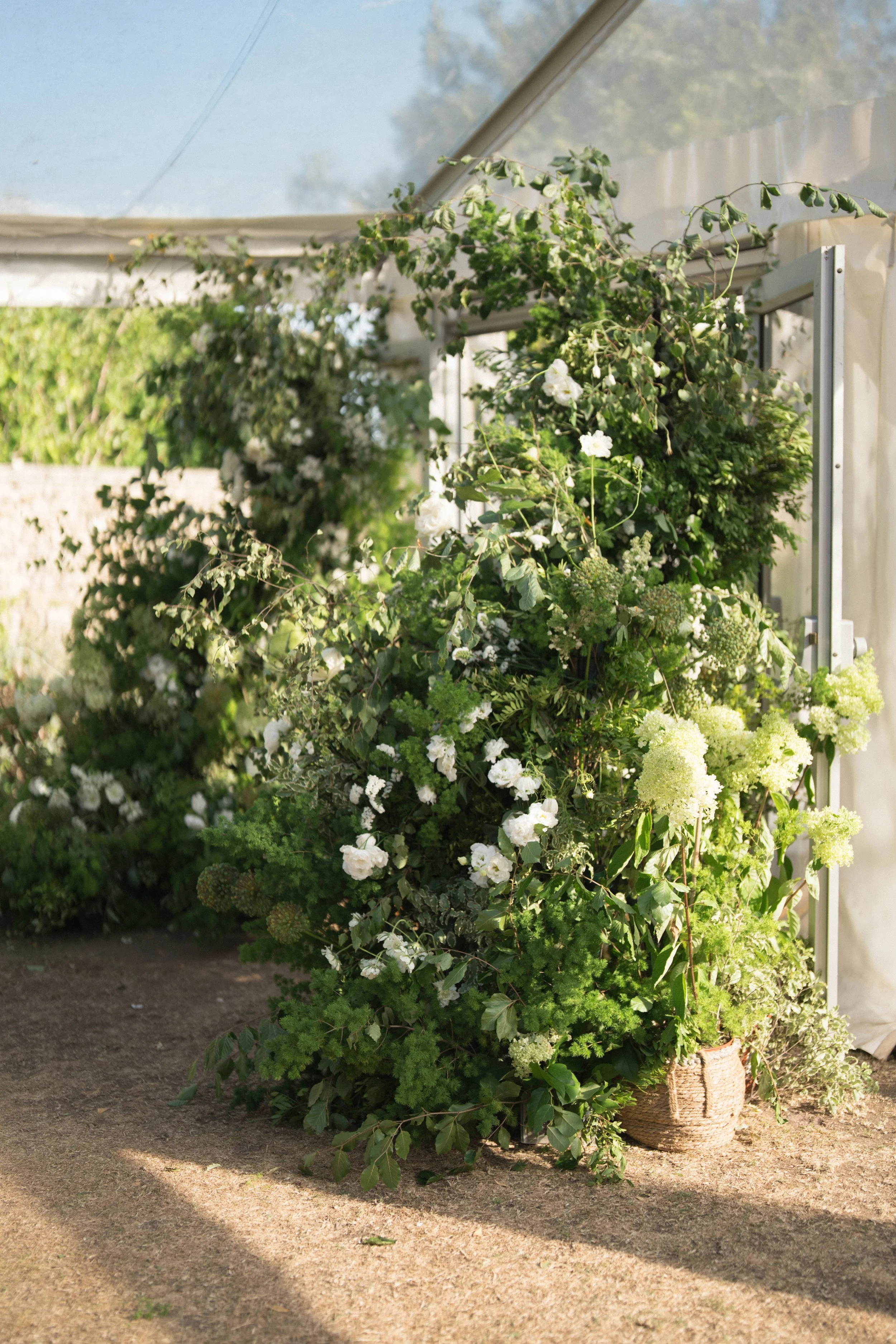 luxury-marquee-wedding-florist-uk.jpg