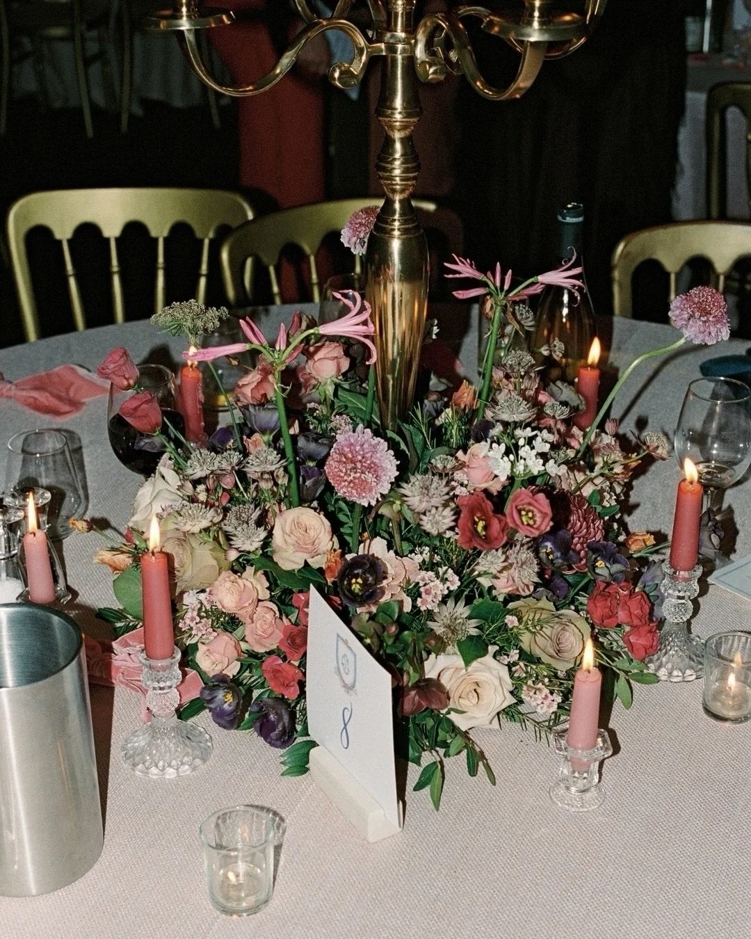 Wedding details on film&hellip; 🎞️
⠀⠀⠀⠀⠀⠀⠀⠀⠀
Even the film captures the beauty of colourful florals at Grittleton House in Wiltshire. Every floral detail and every little moment captured exactly as it felt. Proof that colourful wedding design always