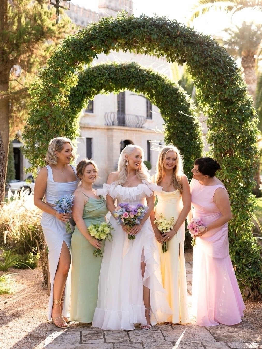An Italian summer wedding at Castello Monaci 🇮🇹✨ 
⠀⠀⠀⠀⠀⠀⠀⠀⠀
Destination wedding season is calling, and we&rsquo;re still not over this Italian wedding. Soft pastel tones, the prettiest floral selection, and fun pops of colour in all of the wedding 