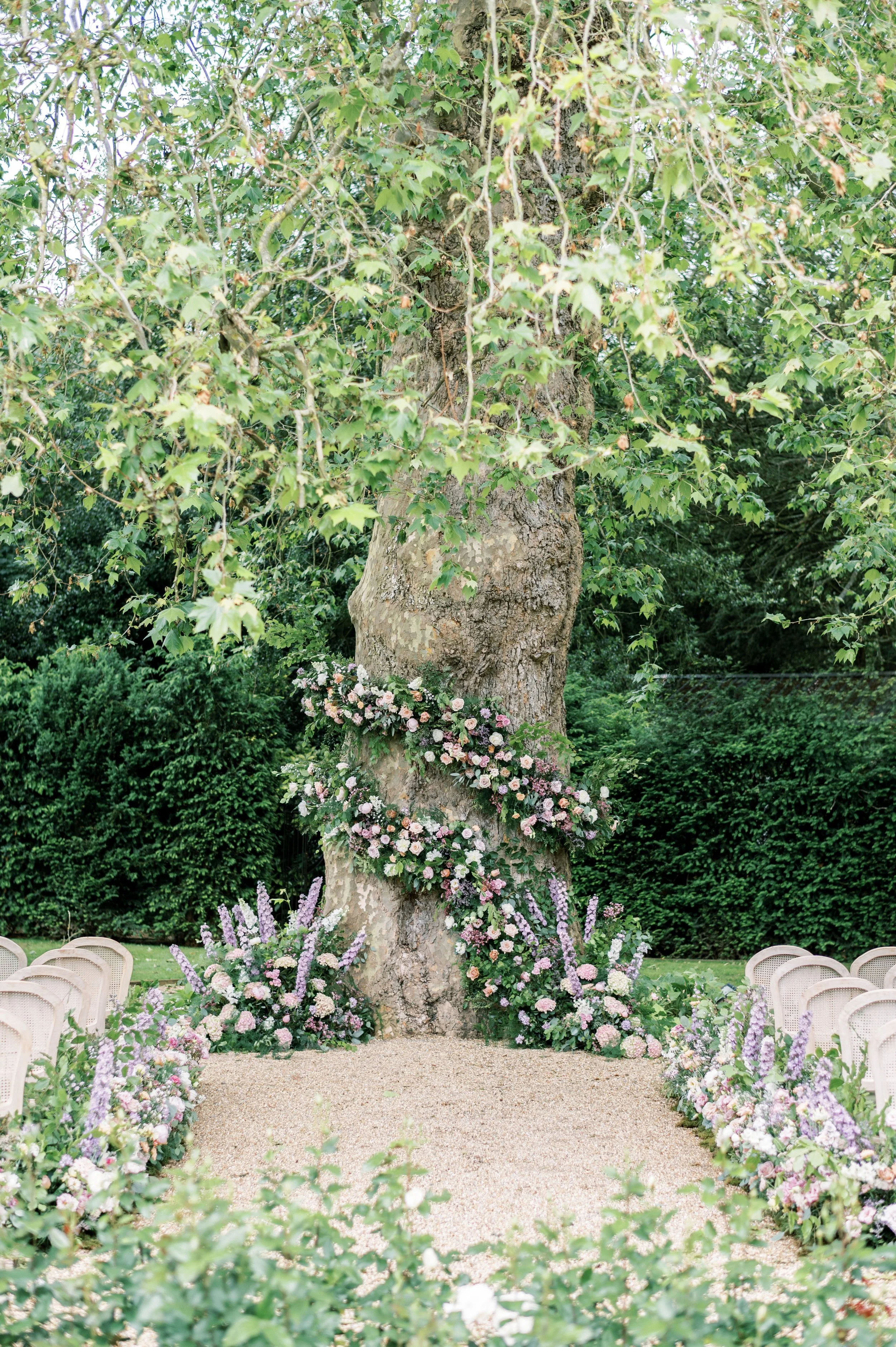 luxury-floral-ceremony-display-avington-park-the-way-to-bloom.jpg