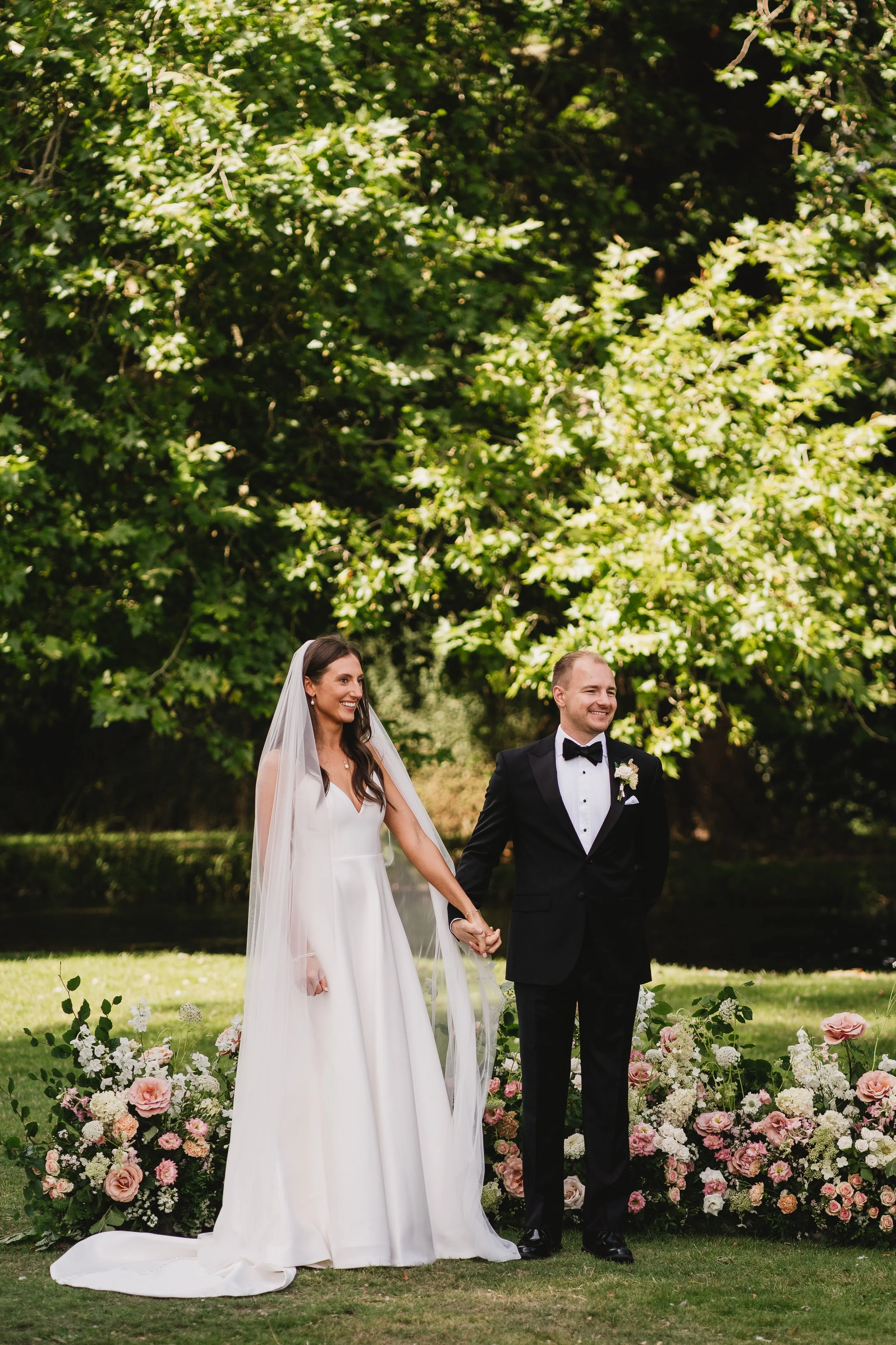 the-way-to-bloom-outdoor-wedding-uk-wedding-florist-outdoor-wedding-ceremonies.jpg