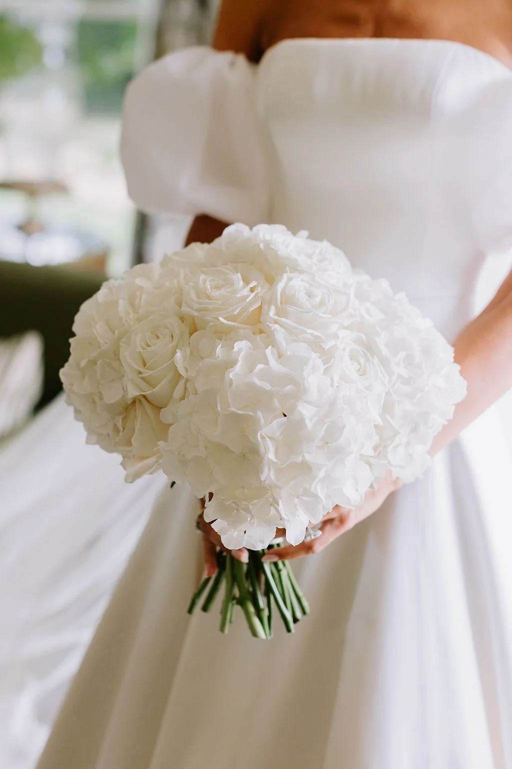 modern-white-hydrangea-bridal-bouquet.jpg