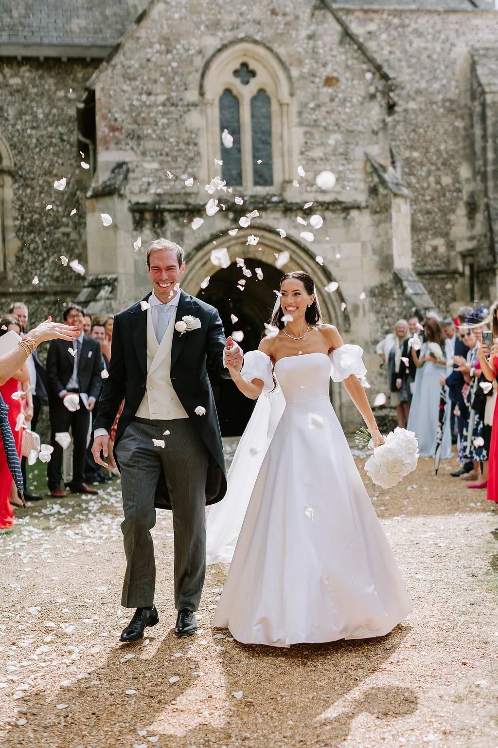 confetti-moment-uk-wedding-planning-ideas.jpg