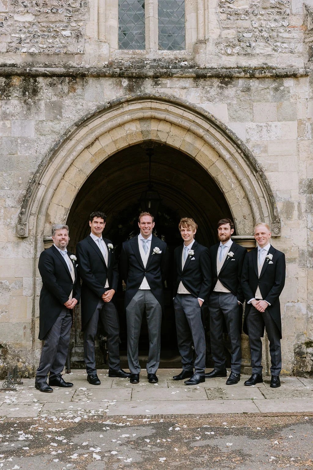 groomsmen-party-grooms-classic-buttonholes.jpg
