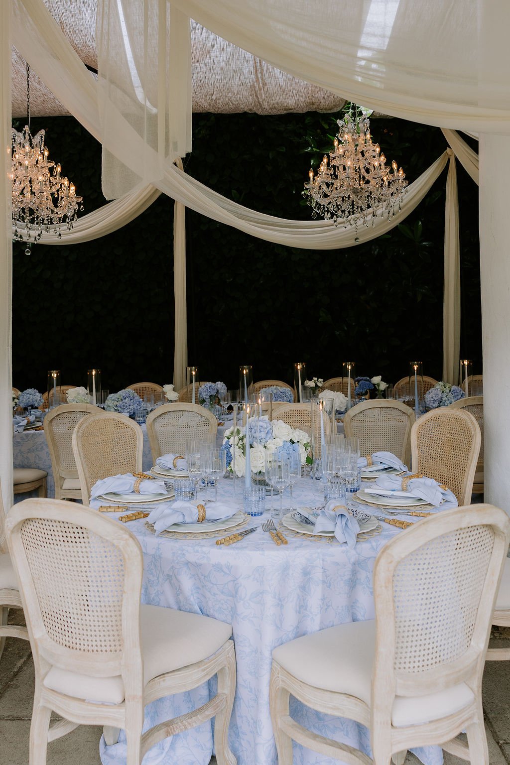 hydrangea-wedding-centrepiece..jpg