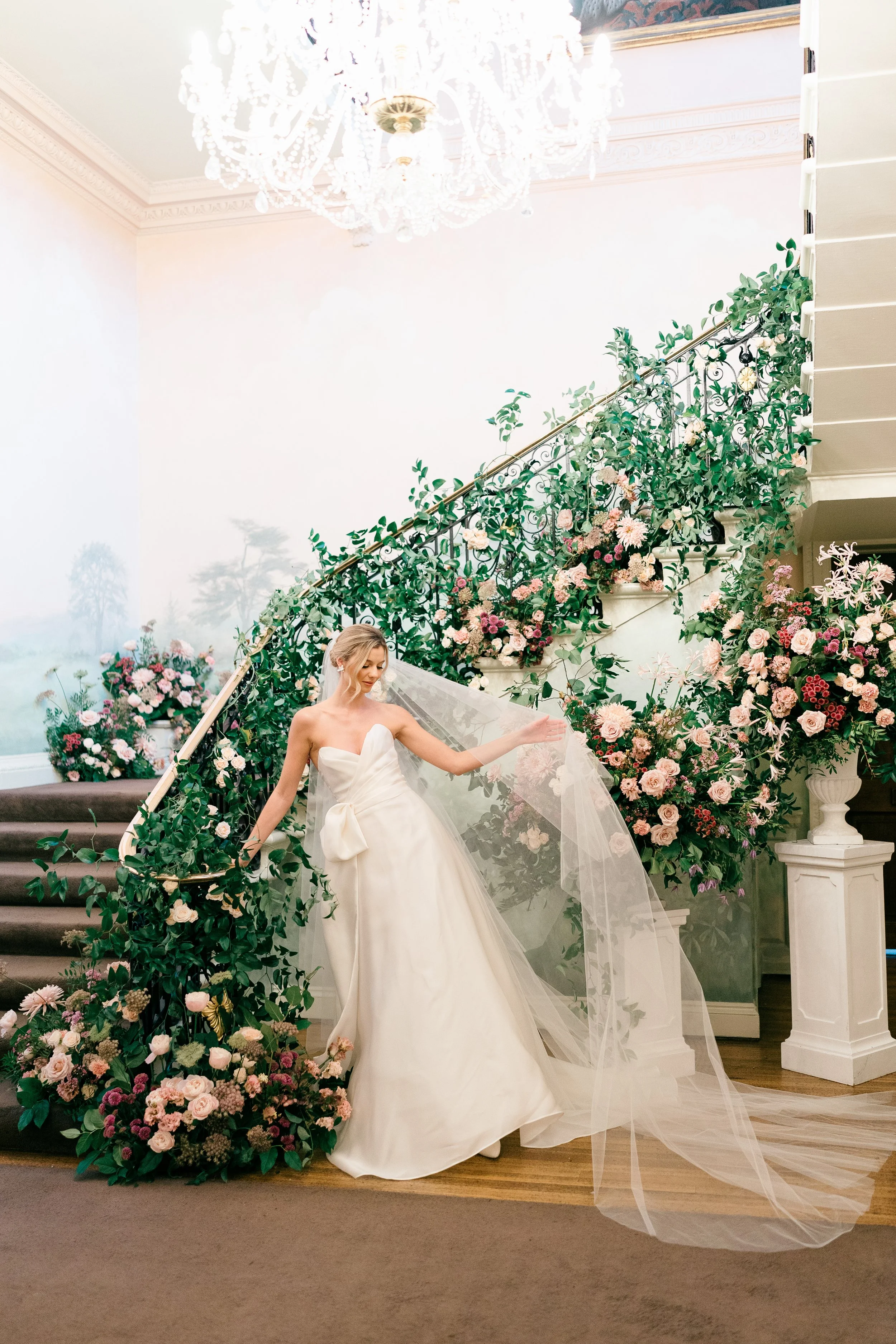 luxury-romantic-wedding-flowers-hedsor-house-buckinghamshire-wedding-florist.jpg