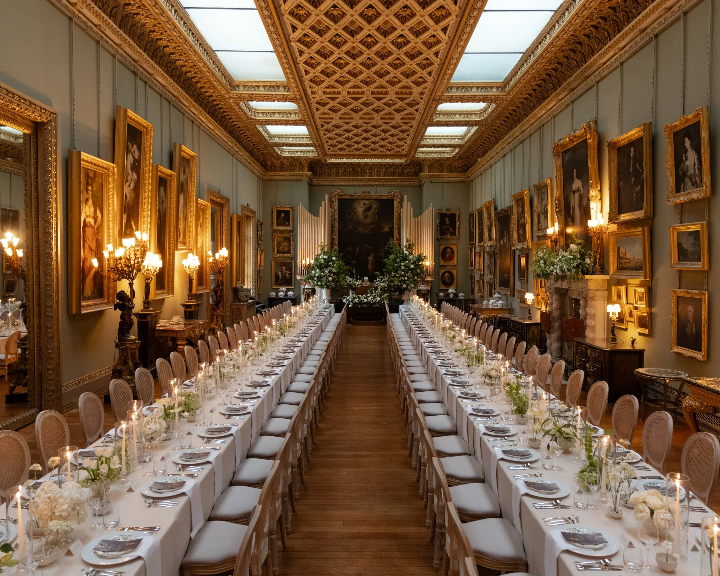 romantic-wedding-tablescape-design-wedding-flowers.jpg