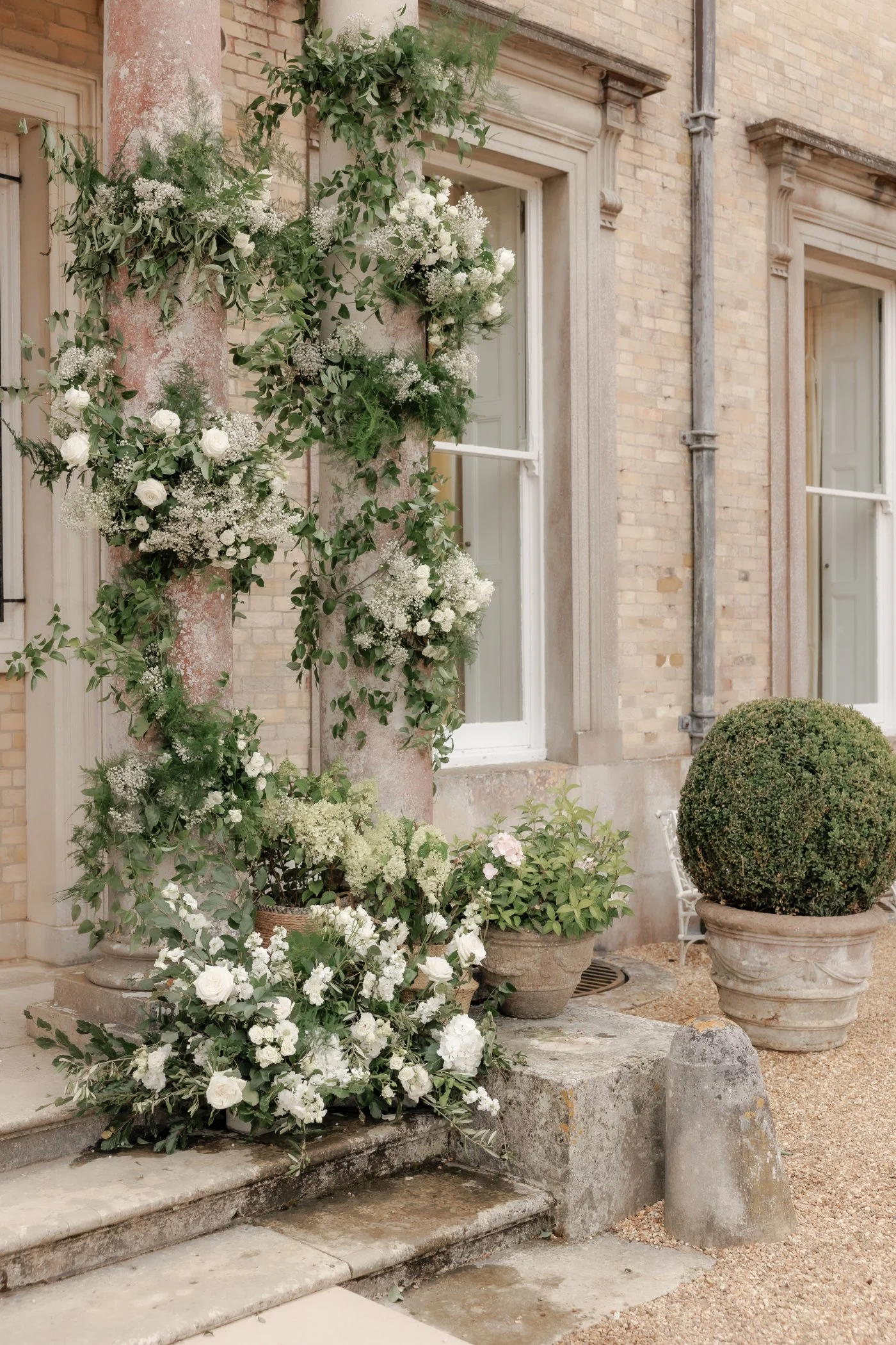 the-way-to-bloom-somerly-house-wedding-florist-01.jpeg