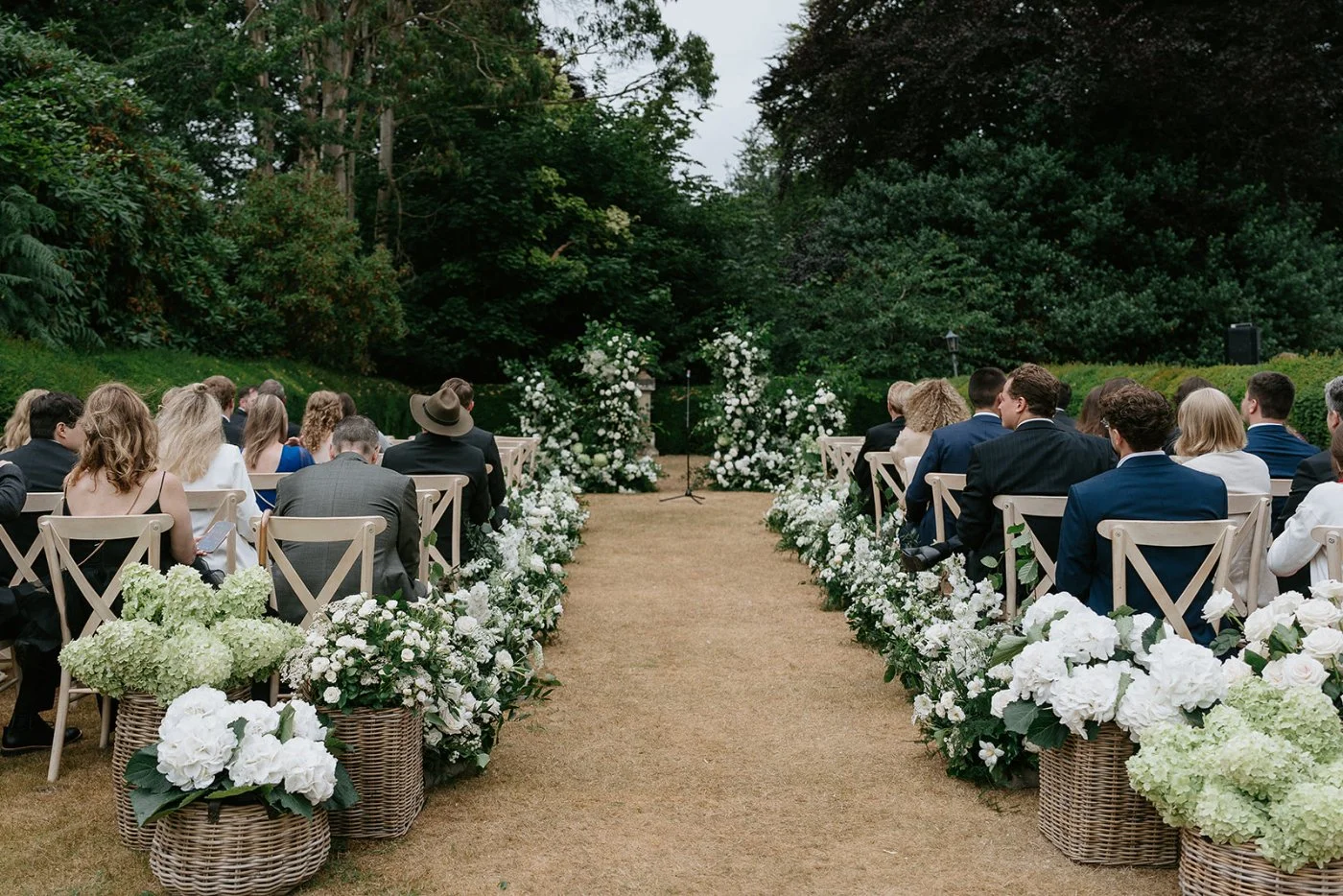 the-way-to-bloom-luxury-wedding-florist-uk-16.jpeg