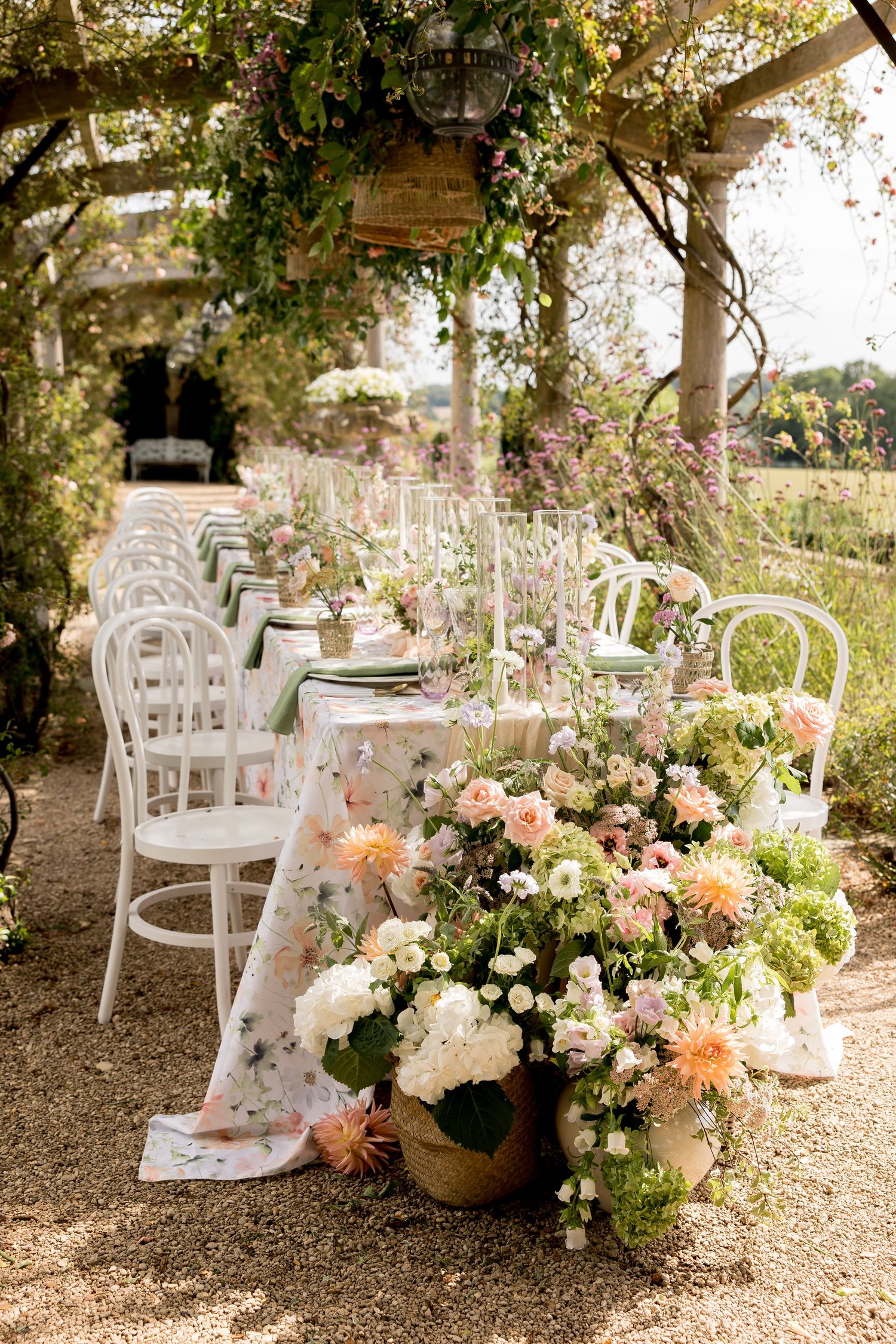 A Stylish English Garden Wedding Venue - Euridge Manor — The Way to Bloom