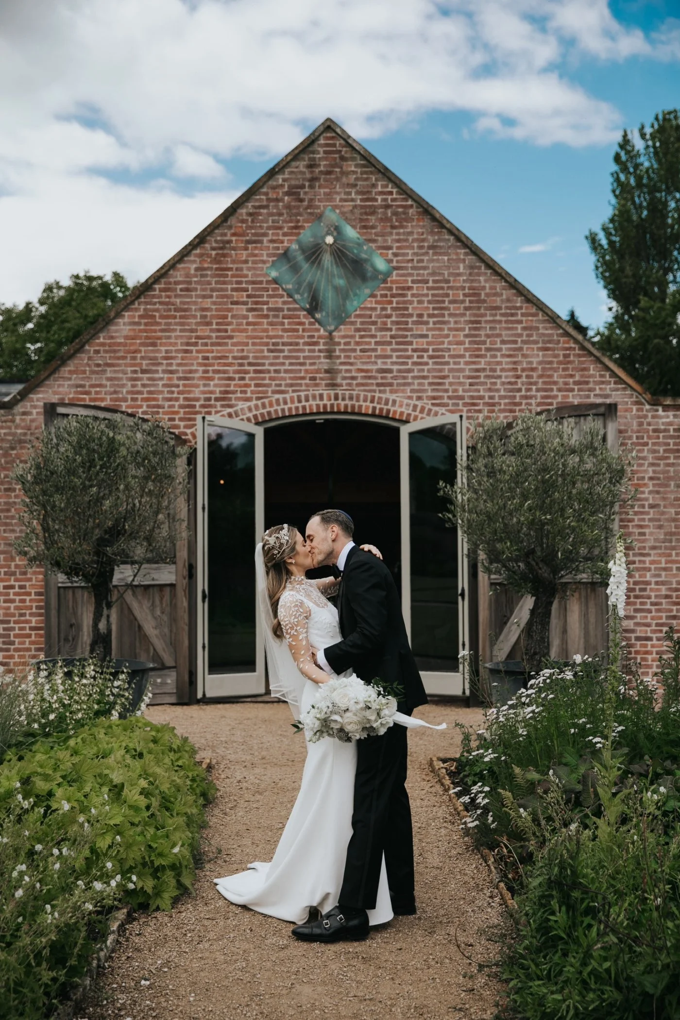 the-way-to-bloom-kin-house-wedding-florist-11.jpeg