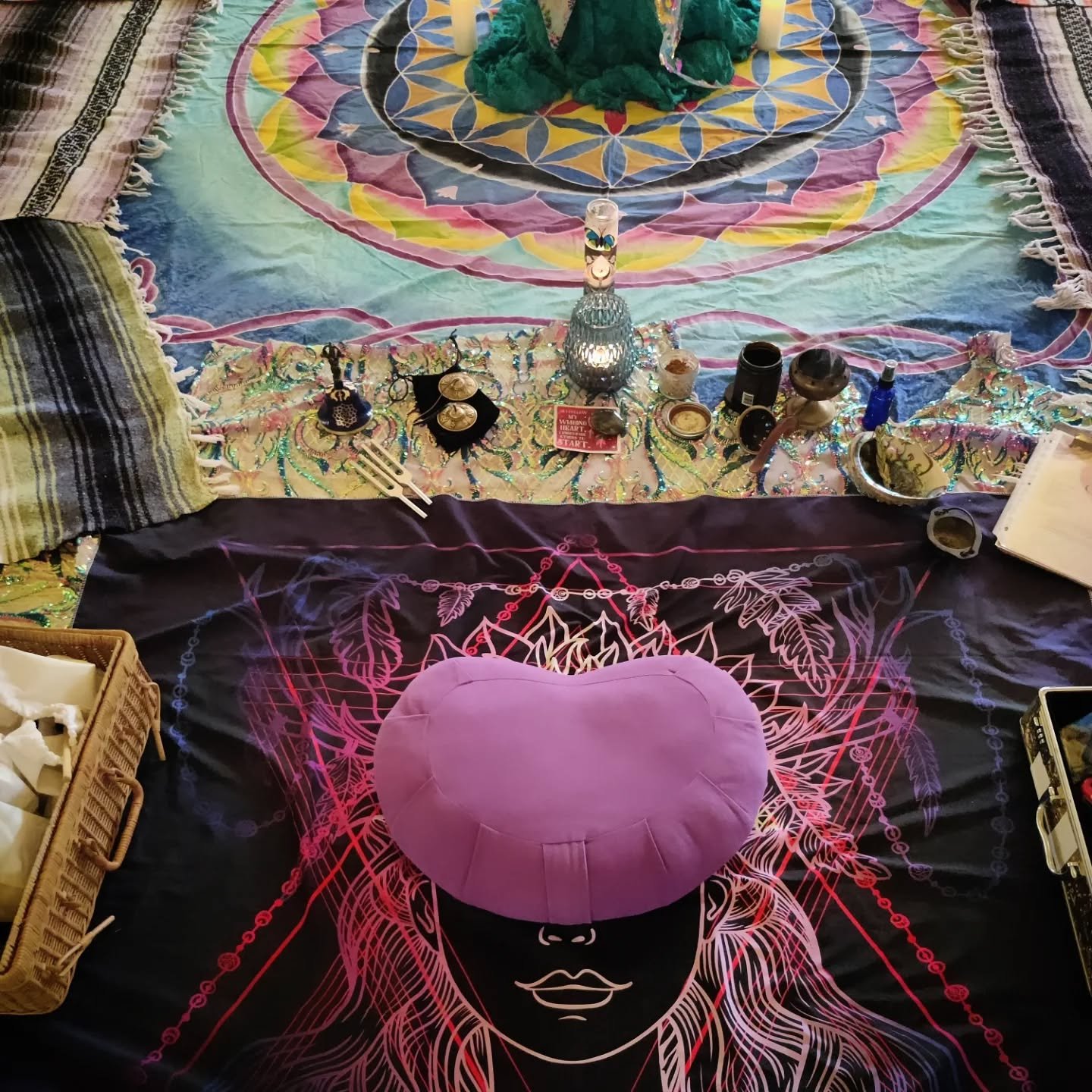 💠 My weekly guided meditation at @azurepalmhotsprings is now open to the public! No longer just for resort guests! Walk-ins welcome. 💗
I'll be taking you through 45 min of a gentle, soothing practice of mindfulness. Settling you into your body, yo