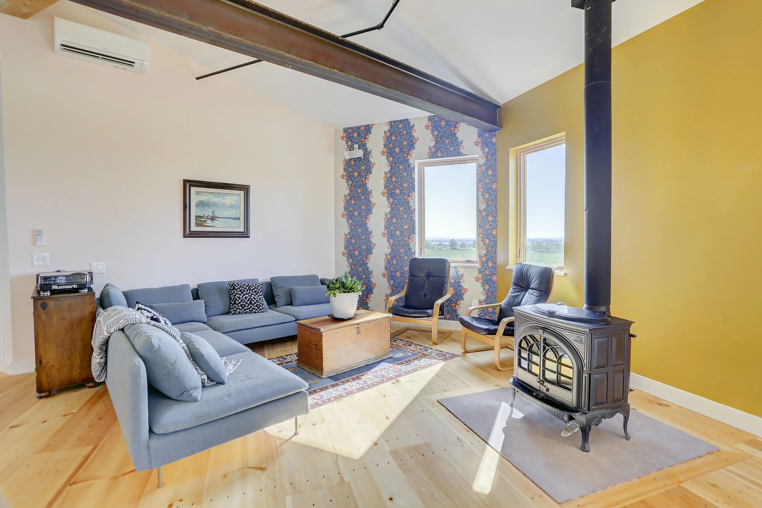 8242+ouray+dr_livingrooma.jpg