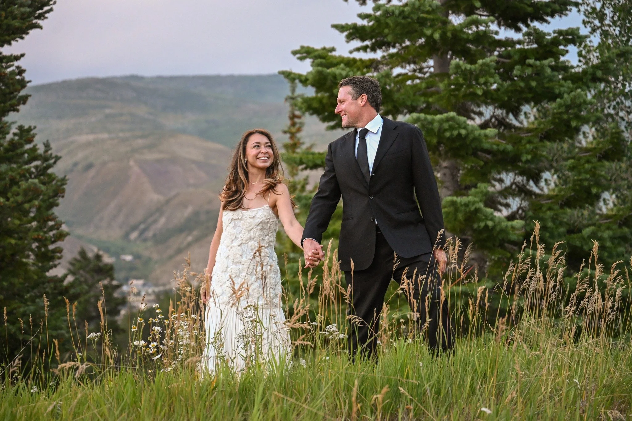 A perfect mountain setting for an unforgettable "I do." 💍

This intimate elopement at The Residences at Bachelor Gulch combined luxury, privacy, and breathtaking Colorado views to create a truly memorable celebration. Congratulations to th