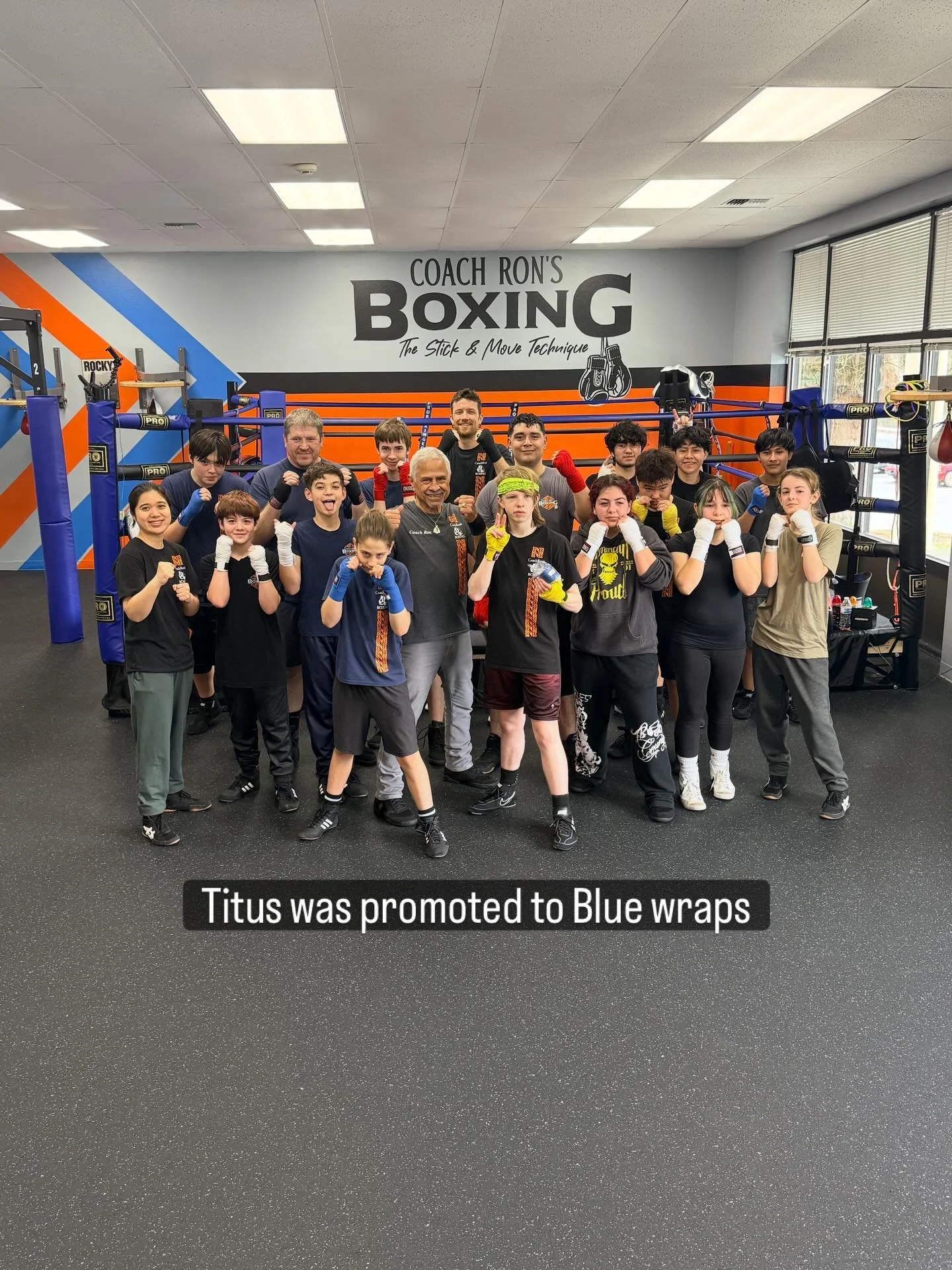 Coach Ron promoted Titus to Blue wraps during the youth 12-14 yrs training session on Saturday.
Congratulations Titus for your dedication and consistency , by putting in the hard work to achieve your Blue wraps.