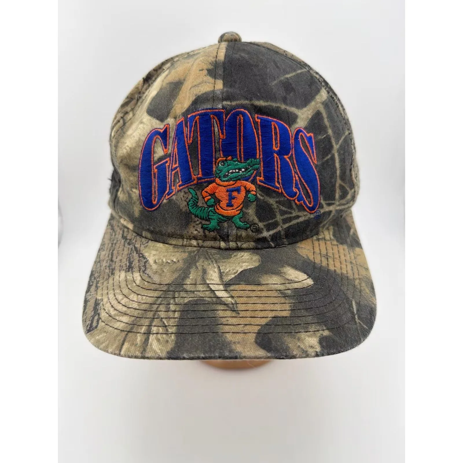 vintage-florida-gators-albert-camo-snapback-hat-embroidered-01.jpg