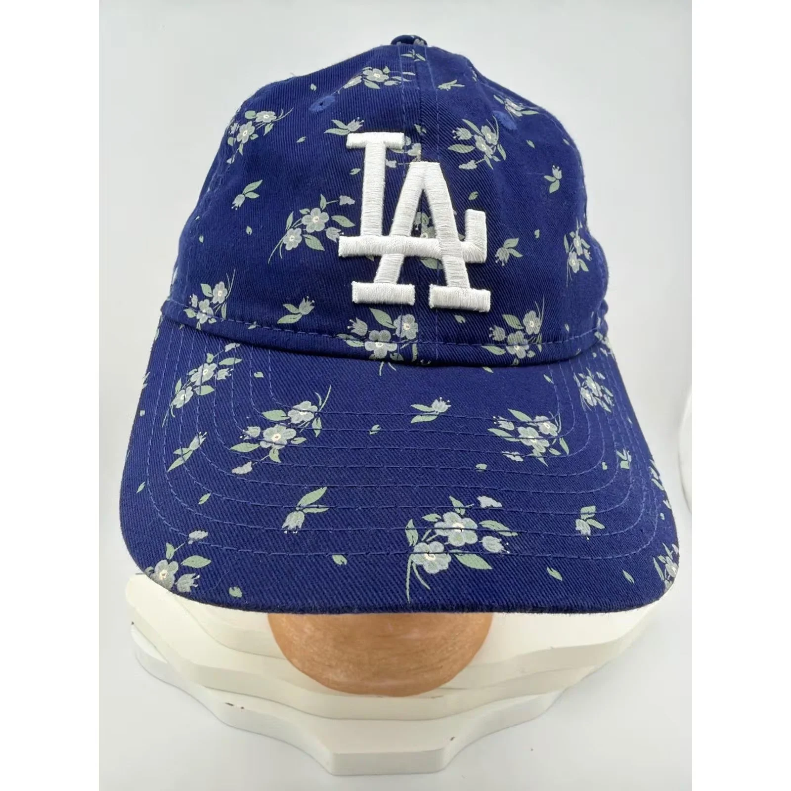 Los Angeles Dodgers Blue Floral LA Logo Adjustable Baseball Cap — photo 1 of 4