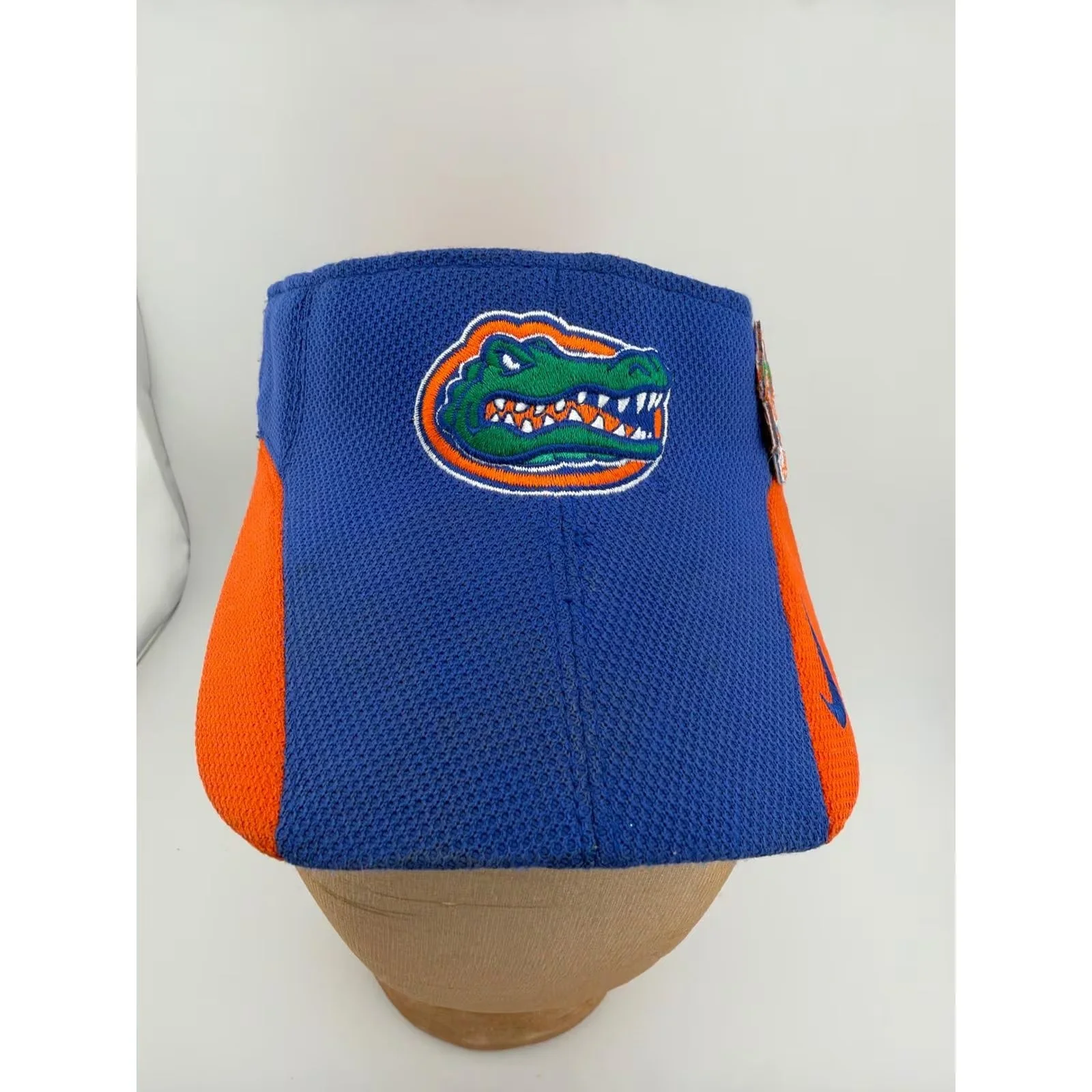 nike-florida-gators-blue-orange-embroidered-adjustable-visor-01.jpg