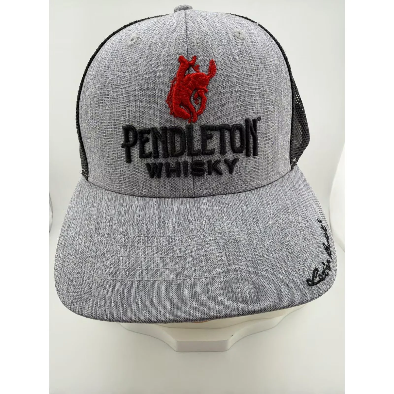 pendleton-whisky-gray-black-mesh-bucking-horse-trucker-snapback-01.jpg