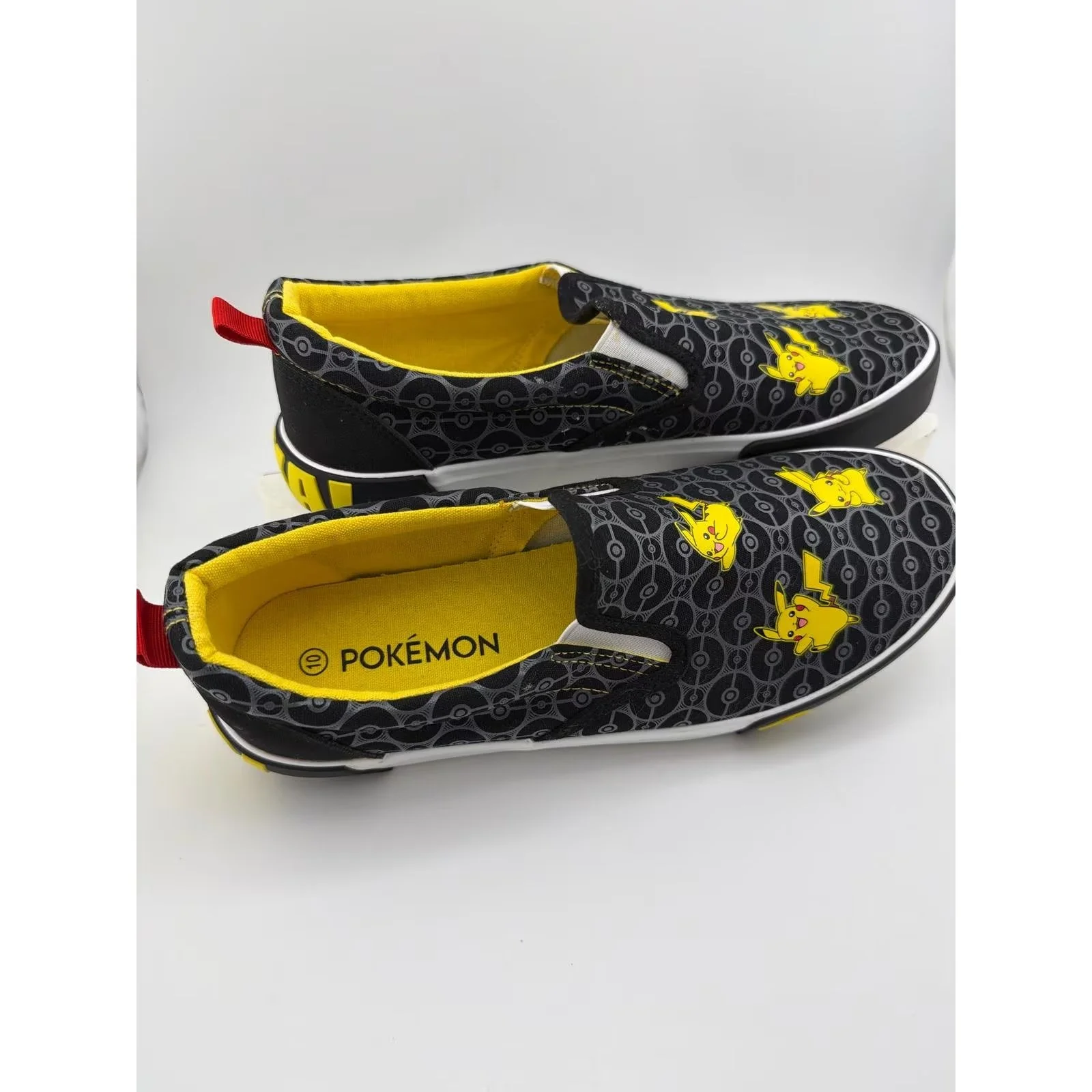 Ground Up Pokemon Pikachu Slip-On Canvas Sneakers Mens 10 — photo 2 of 5