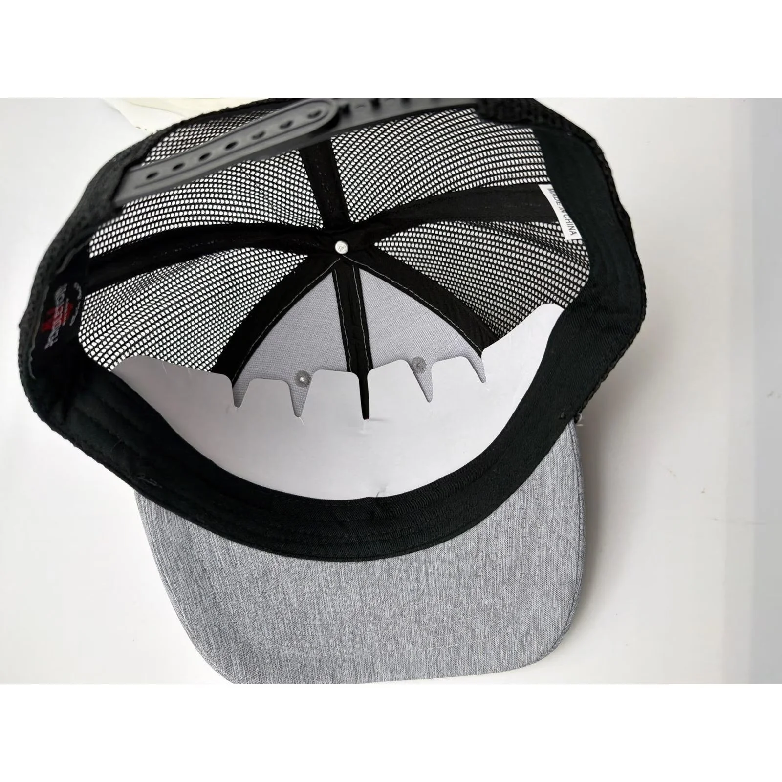 pendleton-whisky-gray-black-mesh-bucking-horse-trucker-snapback-03.jpg