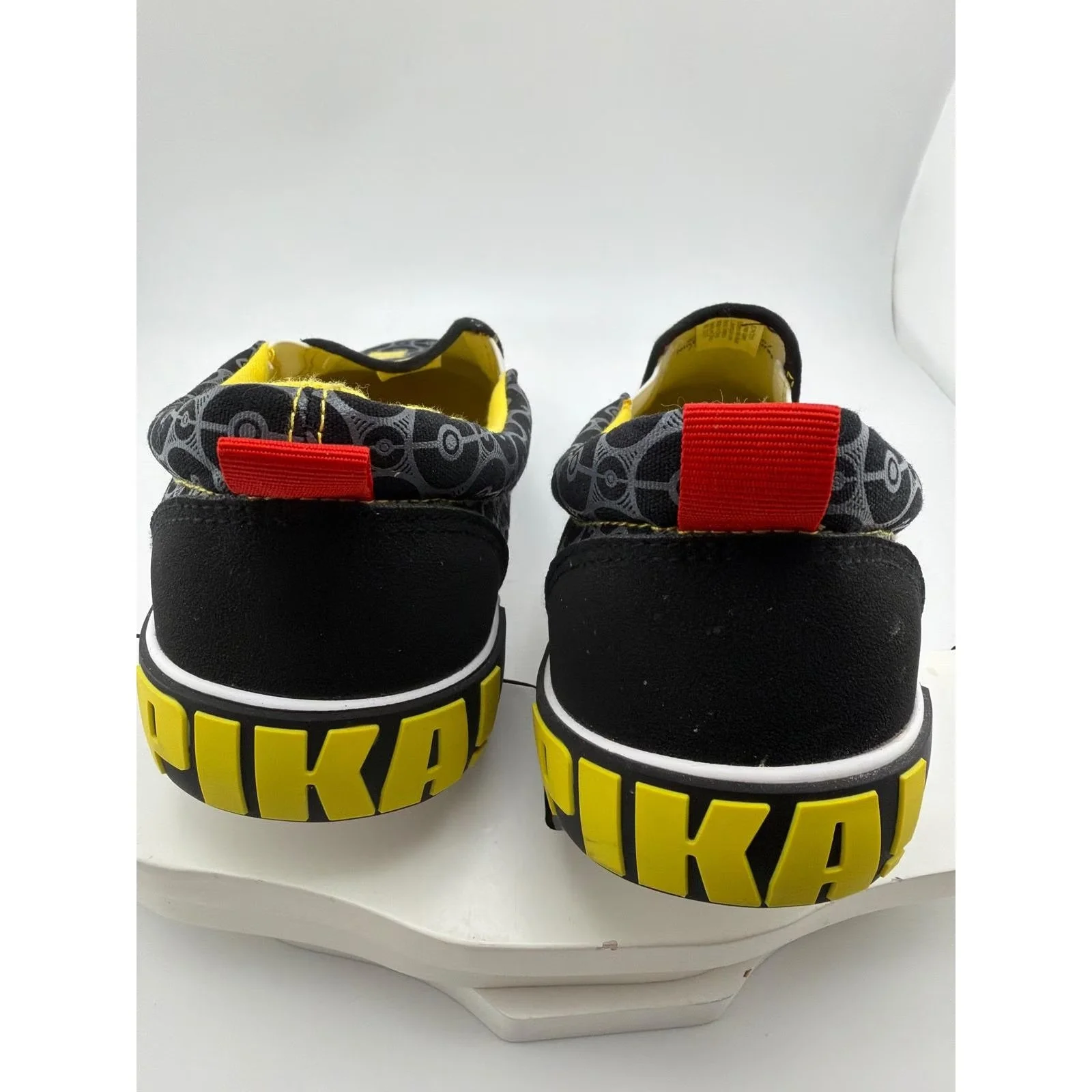 Ground Up Pokemon Pikachu Slip-On Canvas Sneakers Mens 10 — photo 3 of 5