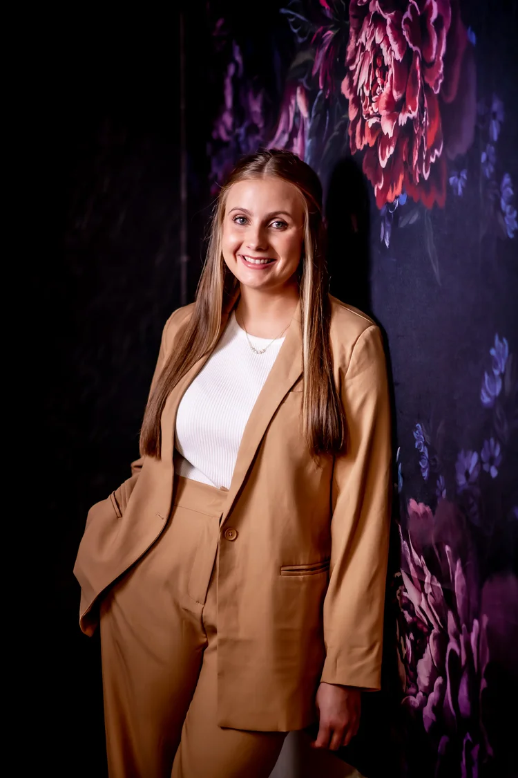 Kenzie Langford, LCSW, LICSW, therapist for teens and young adults navigating ADHD, anxiety, trauma, and EMDR at Ala Therapy Collective in Oklahoma.