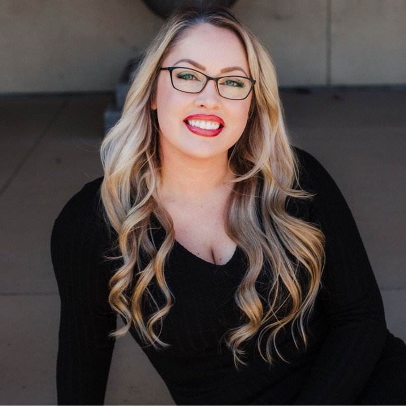 Taylor Hendricks, LMSW's Green Heron icon for Ala Therapy Collective. Specialized neurodivergent-affirming and LGBTQIA+ inclusive virtual therapy in Oklahoma City.