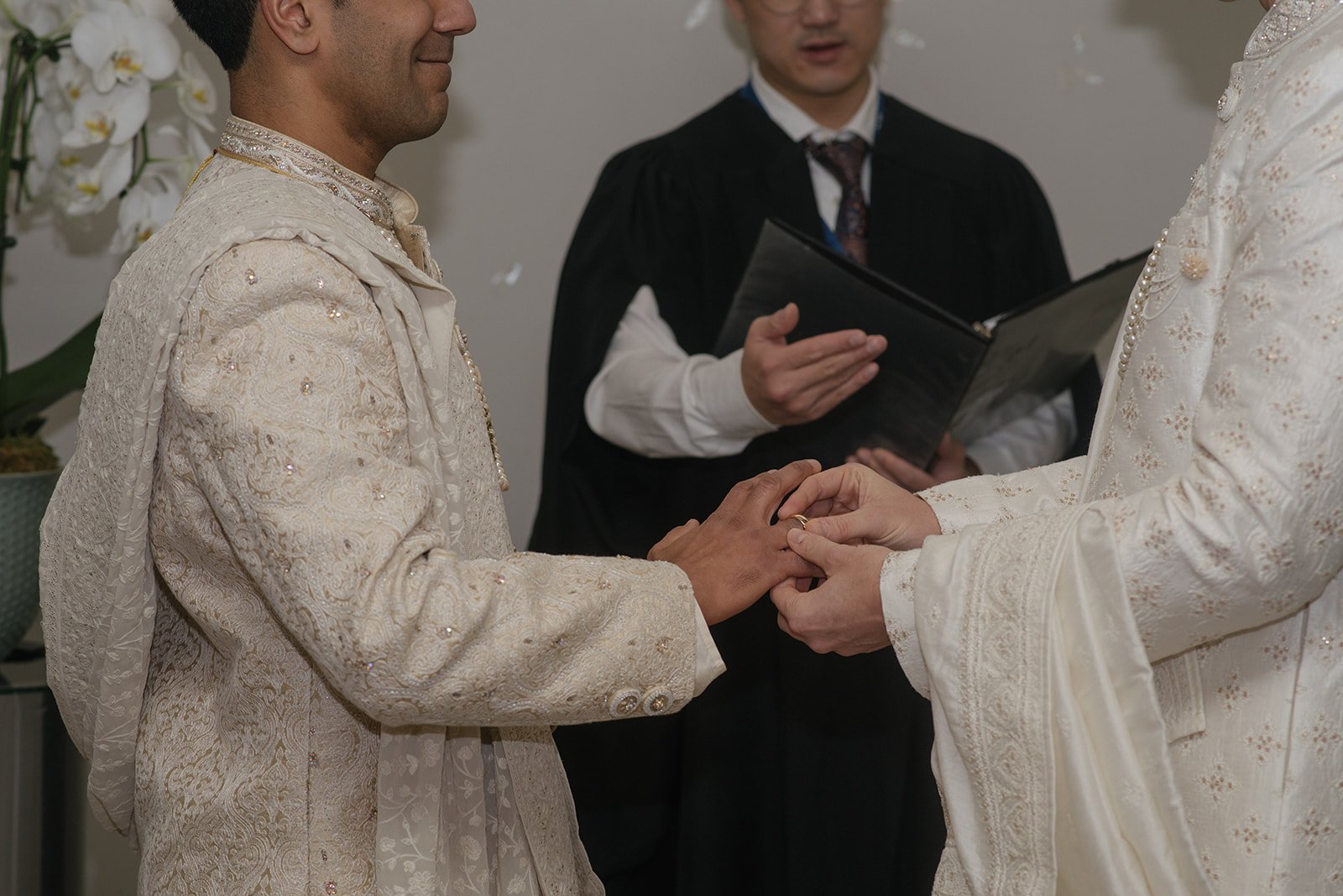 toronto-city-hall-elopement-toronto-wedding-photographer-ceremony.jpg