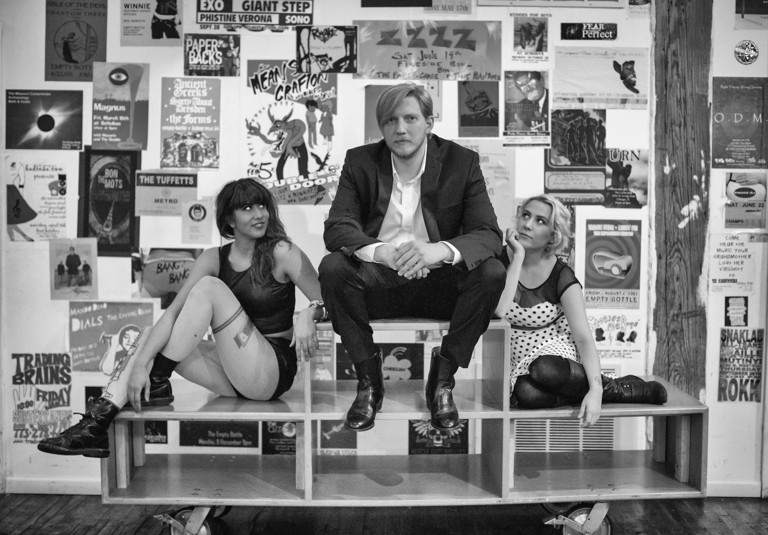 Brett with Backup Singers.jpg