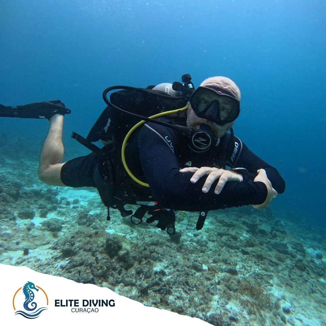 👋Meet Randy!
One of our top instructors here at Elite Diving Cura&ccedil;ao, Randy brings over 15 years of diving experience to the team. 

He&rsquo;s a certified SDI, SSI, and PADI Open Water Instructor.

With a true passion for the deep and a love