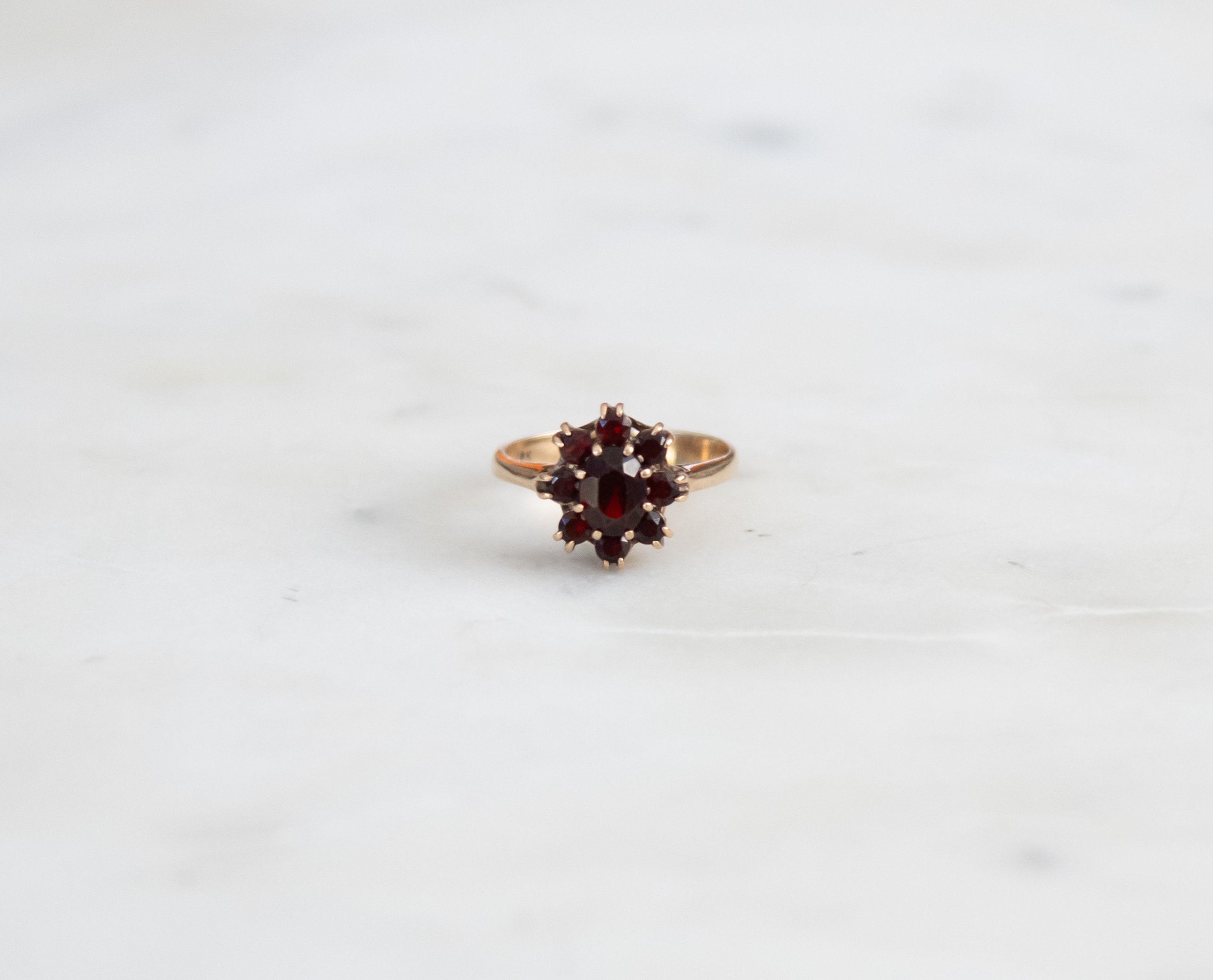 Vintage 10K Yellow Gold Garnet Cluster Ring