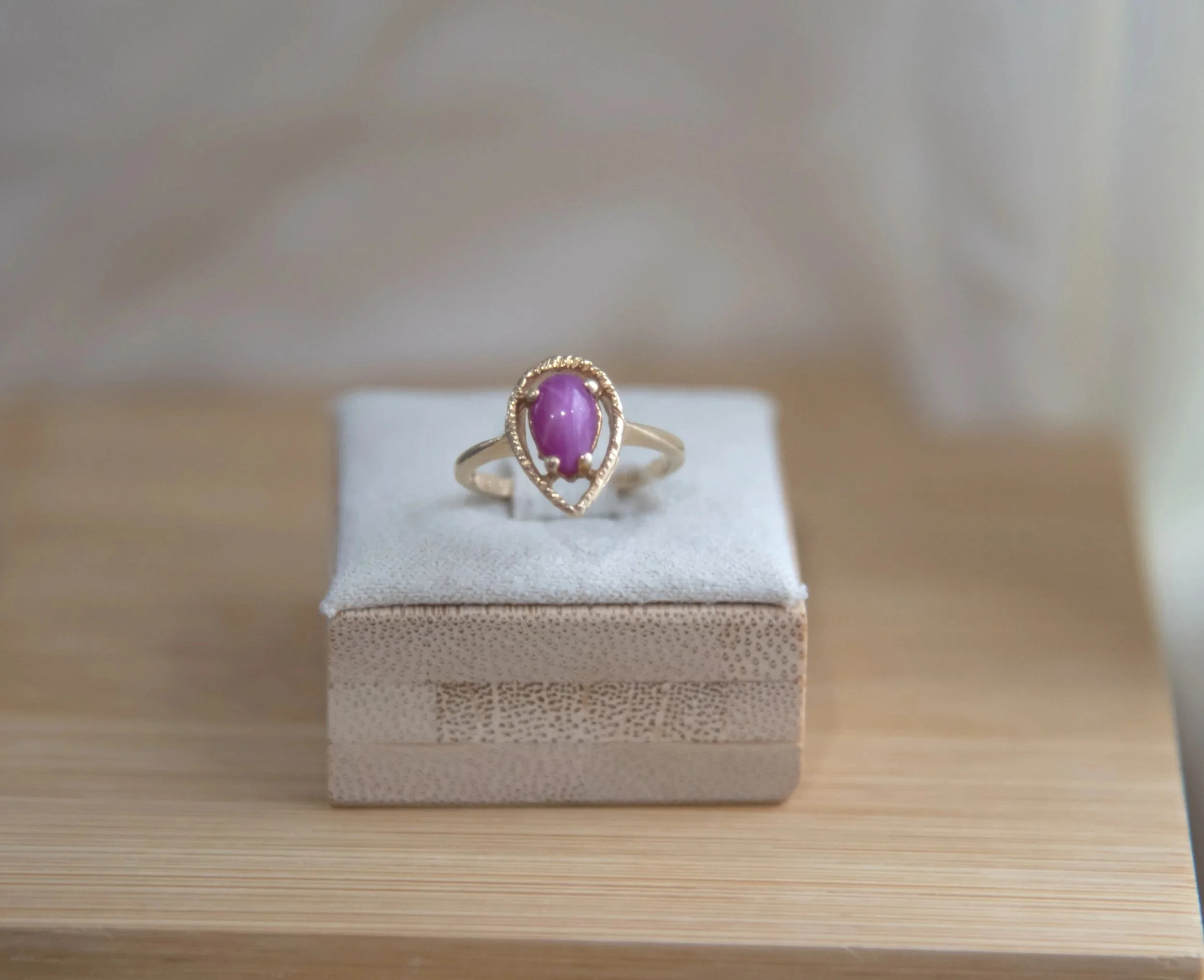 14K Yellow Gold and Star Ruby Ring