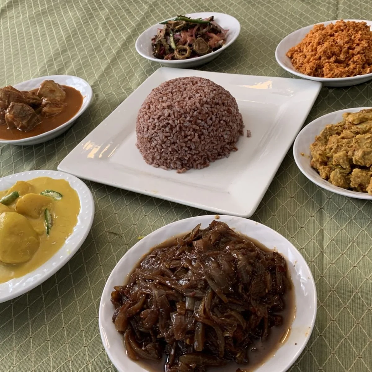 Classic Chicken Rice & Curry