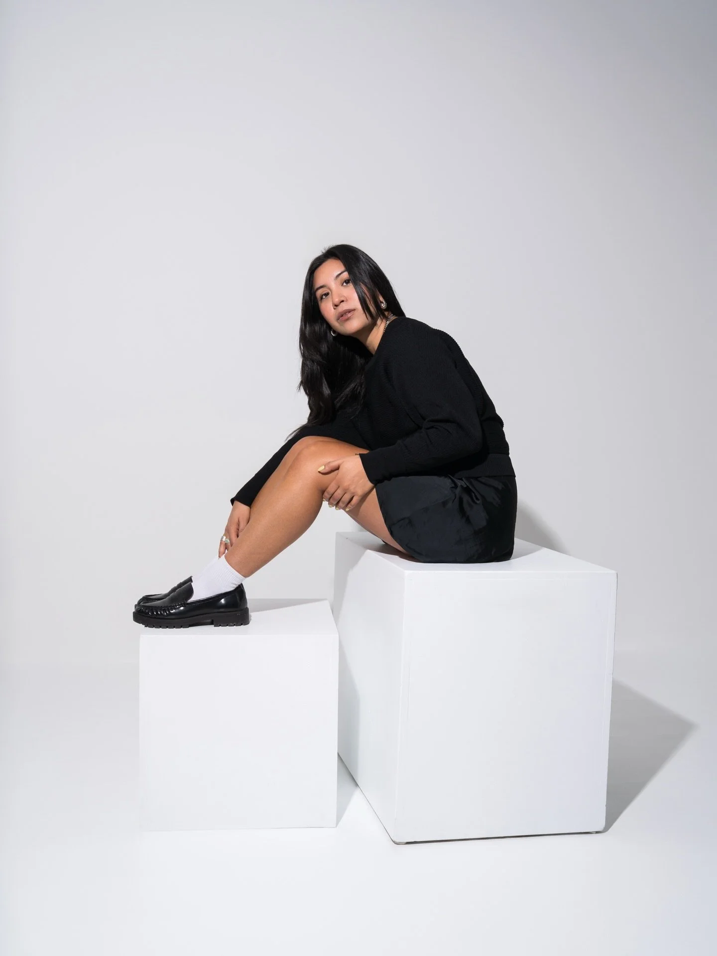 Solid choice 👌

@mar.cebs in frame

#sanantonio #studiowork #blackoutfit