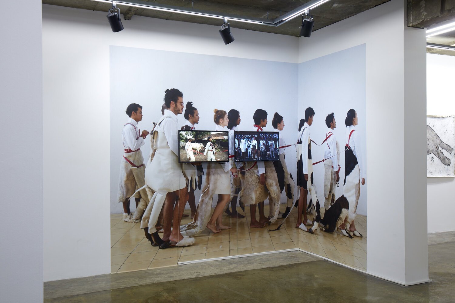 Installation+of,+Henosis,+Works+by+Mella+Jaarsma,+Baik+Art,+2018,+3Installation+of,+(The+Carrier),+Mella+Jaarsma,+Henosis,+Baik+Art,+2018_curated+by+Joshua+Hashemzadeh.jpg