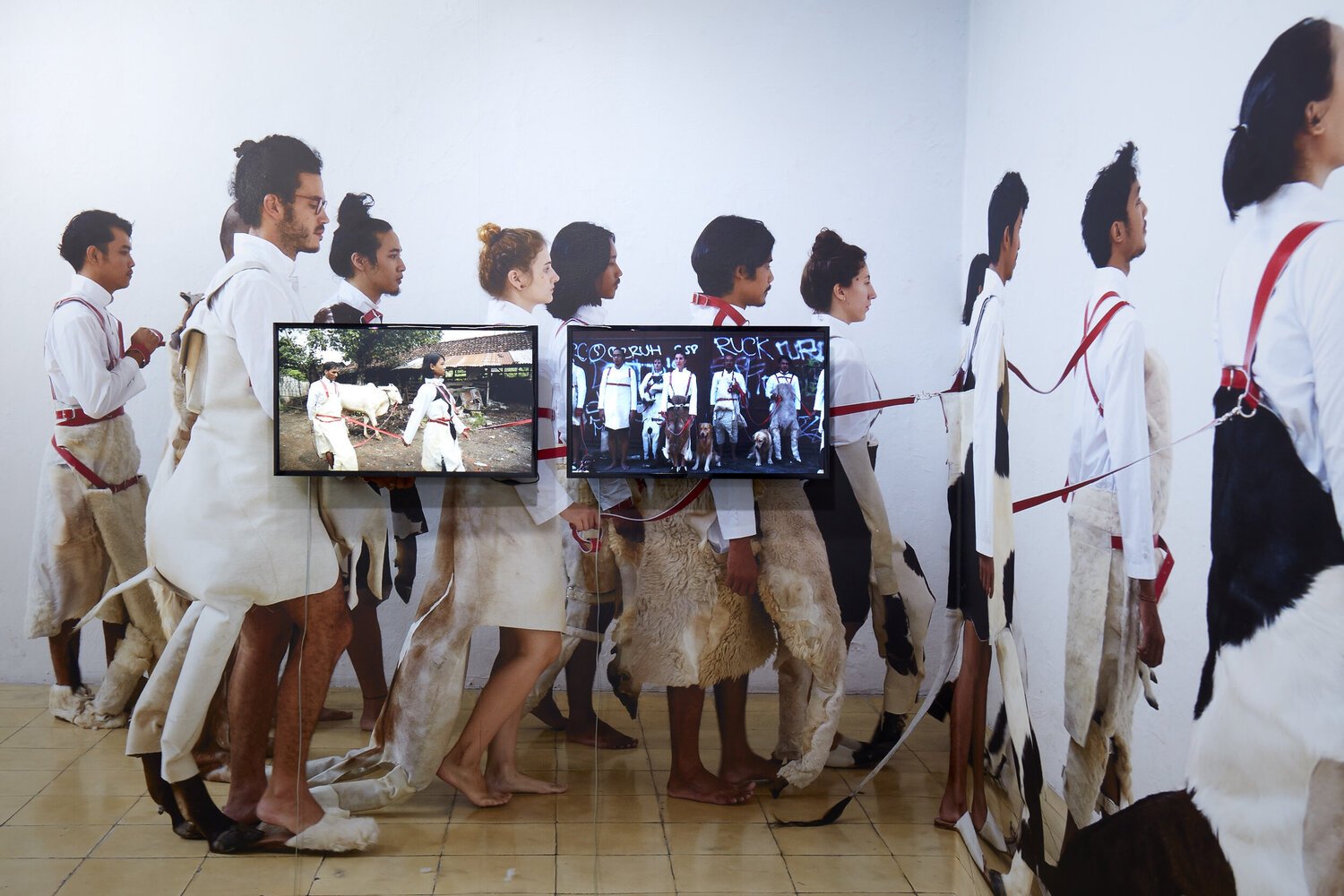 Installation+of,+Henosis,+Works+by+Mella+Jaarsma,+Baik+Art,+2018,+curated+by+Joshua+HashemzadehInstallation+of,+(The+Carrier),+Mella+Jaarsma,+Henosis,+Baik+Art,+2018_curated+by+Joshua+Hashemzadeh.jpg