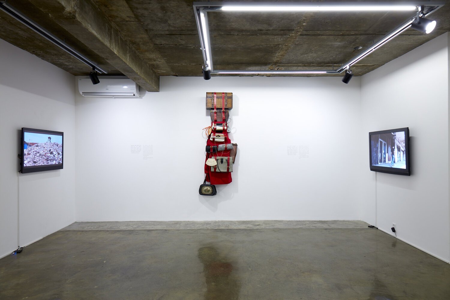 Installation+of,+Henosis,+Works+by+Mella+Jaarsma,+Baik+Art,+2018Installation+of,+(The+Carrier),+Mella+Jaarsma,+Henosis,+Baik+Art,+2018_curated+by+Joshua+Hashemzadeh.jpg