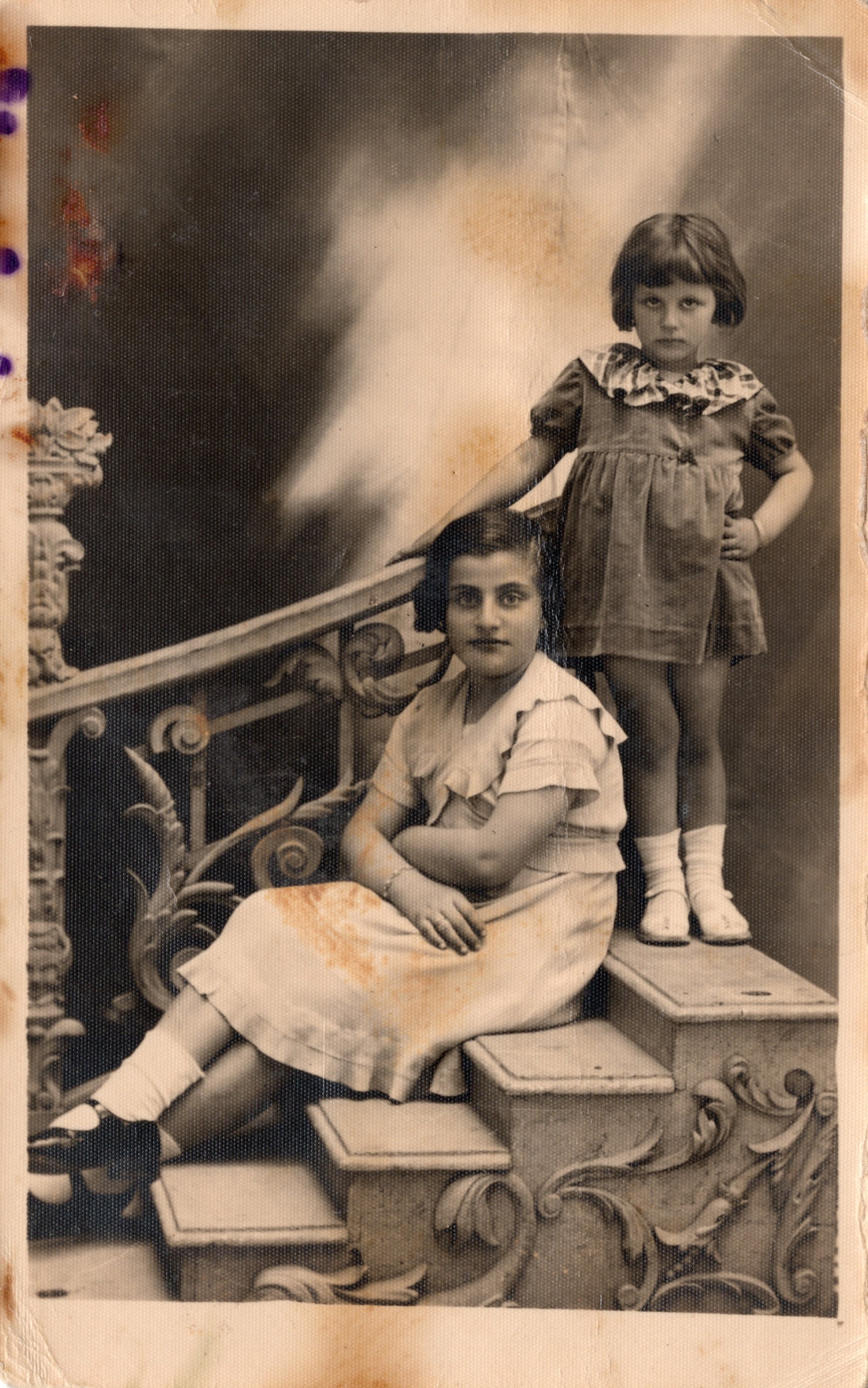 Claire Gelat (sitting down) and Yvette Gelat, Jaffa, ca. 1935