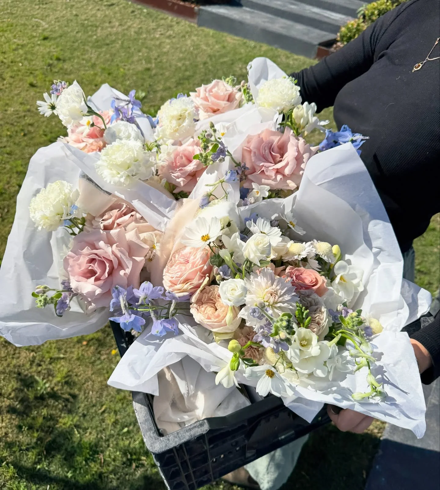 We love those special bouquet deliveries on your wedding morning. 

Our fave moment to set the tone for the day💘