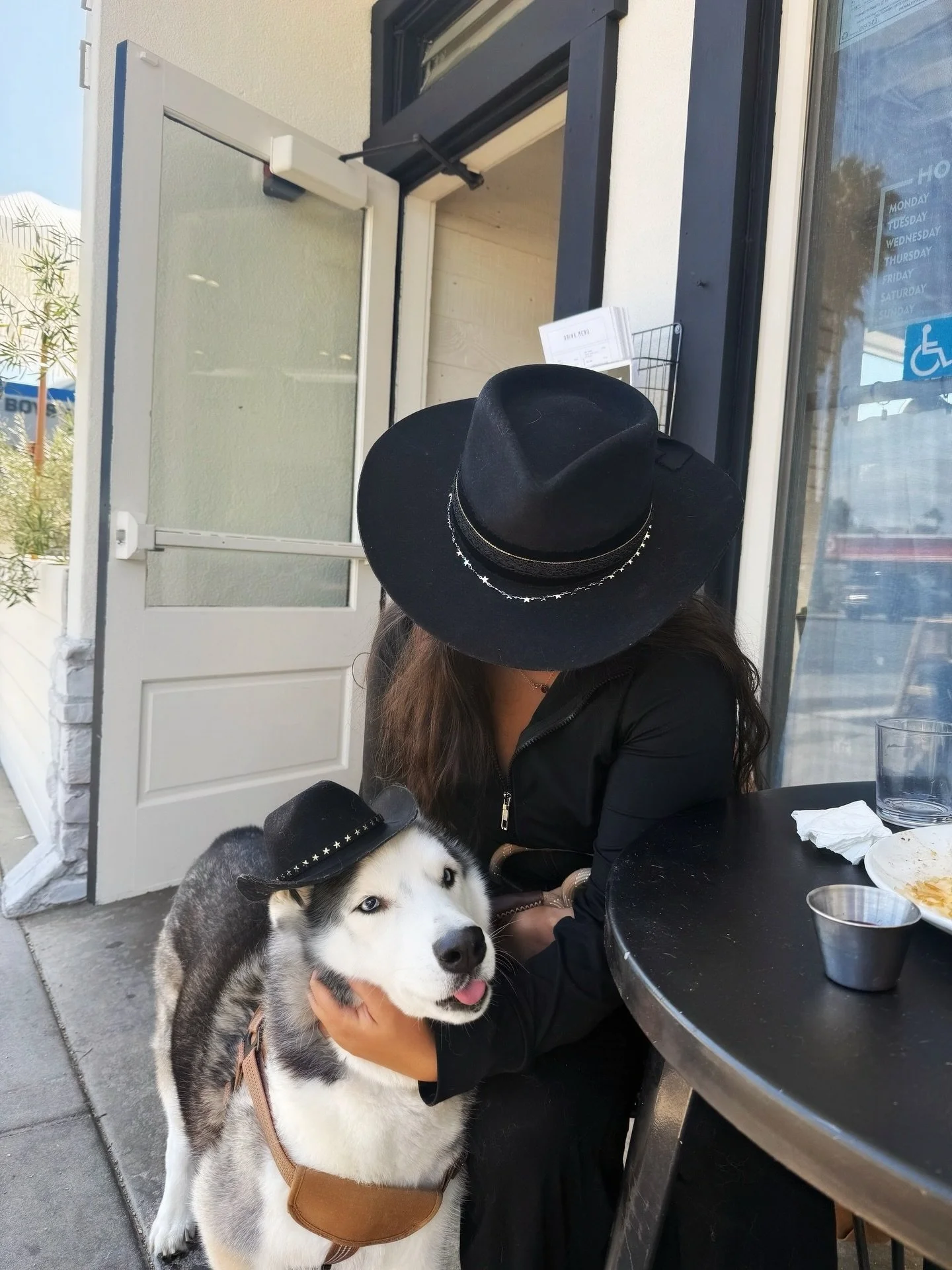 Bring Your Own Brim 🤠✨

Did you know you can bring in your own hat to customize at any of our @prettypleasecollective Hat Bars? From fedoras and bucket hats to baseball caps, cowboy hats&hellip; even your furry friend&rsquo;s hat! 🐾💕

🎶 Our Carls