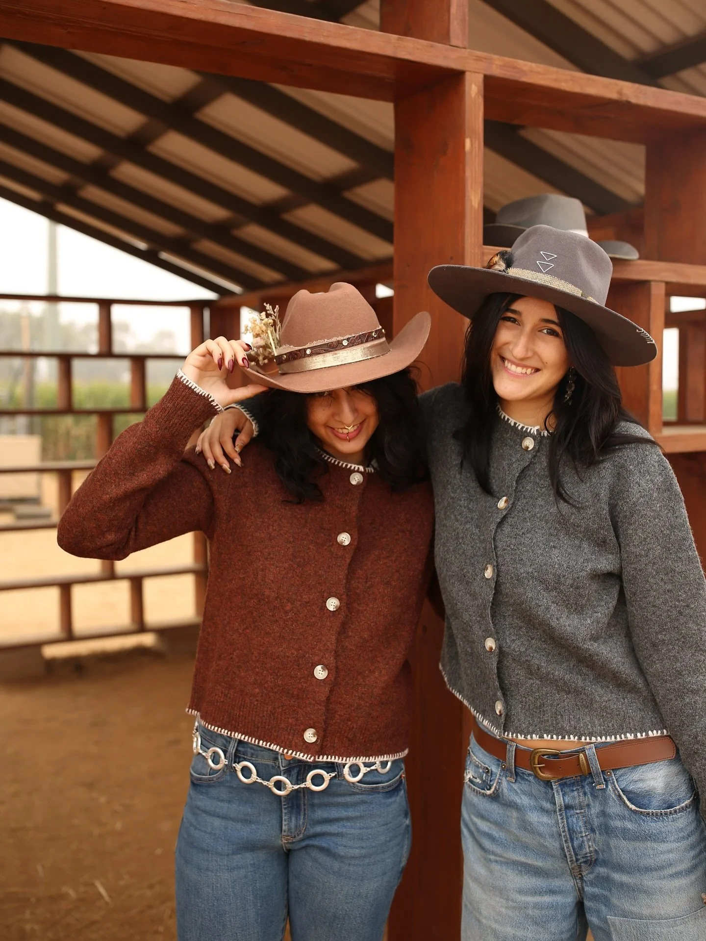 Did you hear about our @prettypleasecollective hat bar Friendsgiving event?!

Bring your bestie THIS Friday 11/21 and enjoy 20% off on your custom hat designs when you create together!

Sip warm cider, get cozy, and kick off the holiday season with u