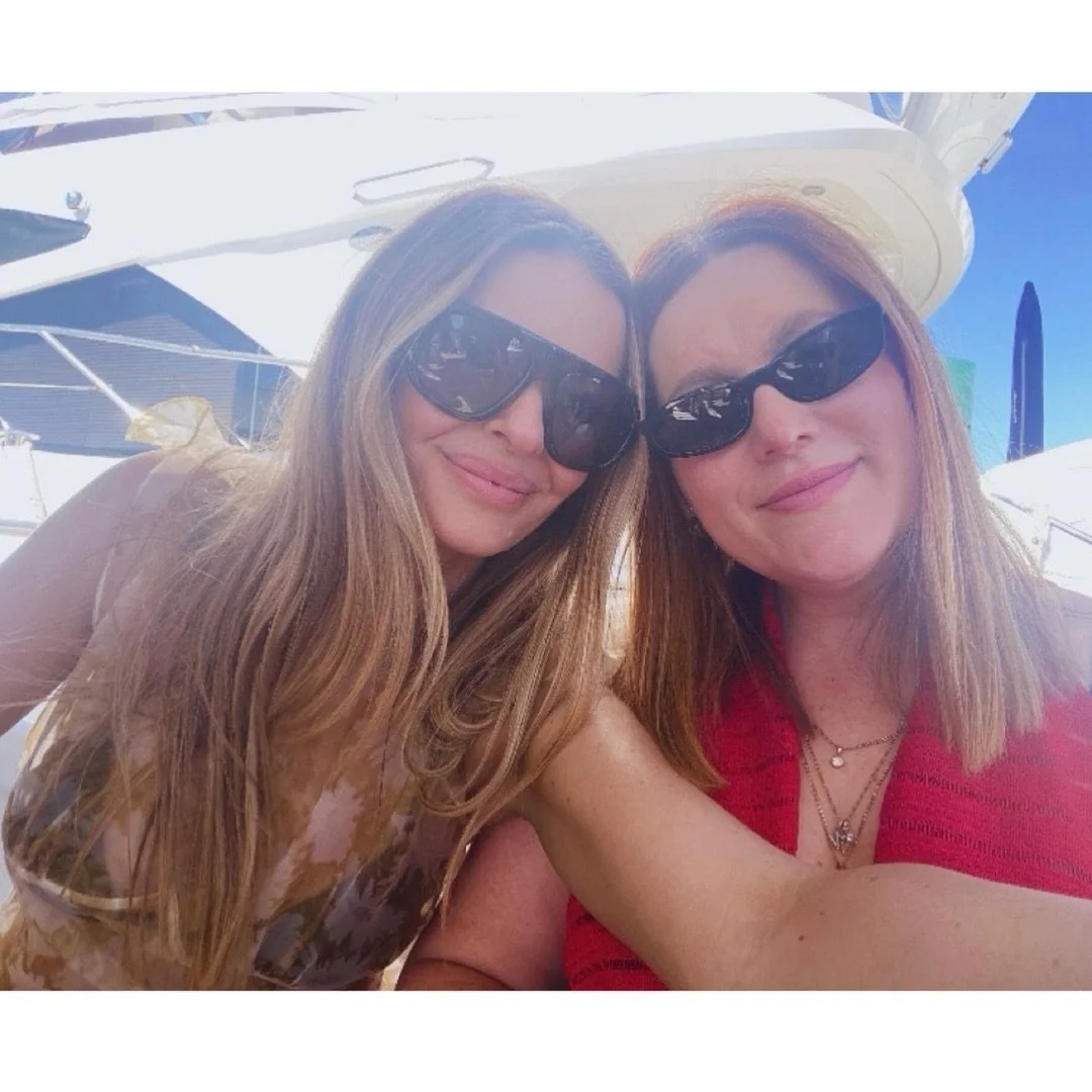 The annual BDO with the girls celebrating @dancing_blue_horse birthday 🍾🥂🖤

Thank you Brookie for another magic day on the water, with Prosecco flowing, all you can eat and dancing all day long. 🍒🧡