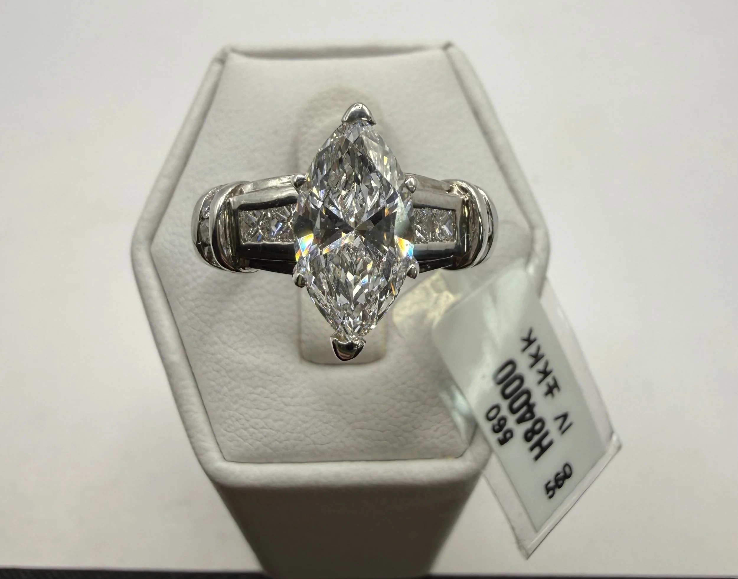 MARQUISE PLATINUM RING