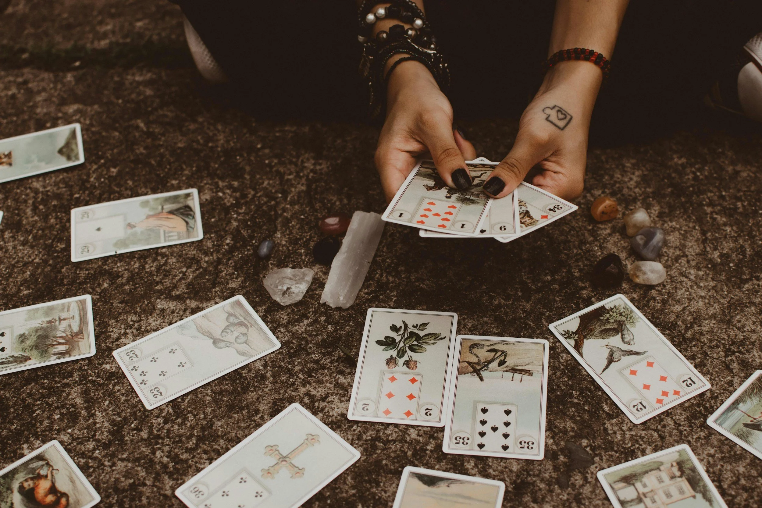 The Witches Wardrobe Flea Market - Tarot Reading
