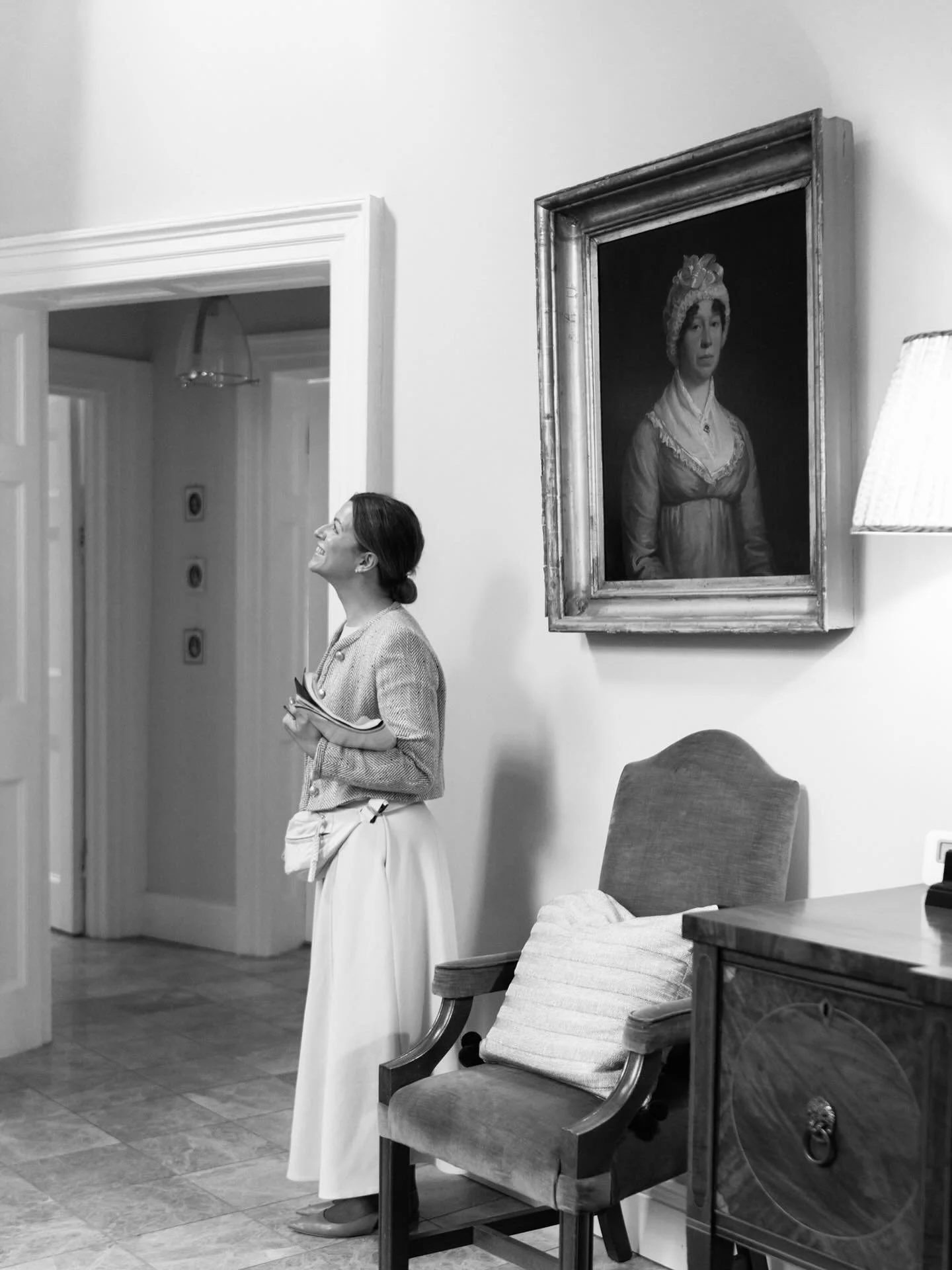 I absolutely adore this image taken by @slphotoandfilm of me eagerly awaiting our beautiful bride Emma as she walks down the stairs with her dad

I think it truly captures the look of love which we wholeheartedly feel for all our couples - pure happi