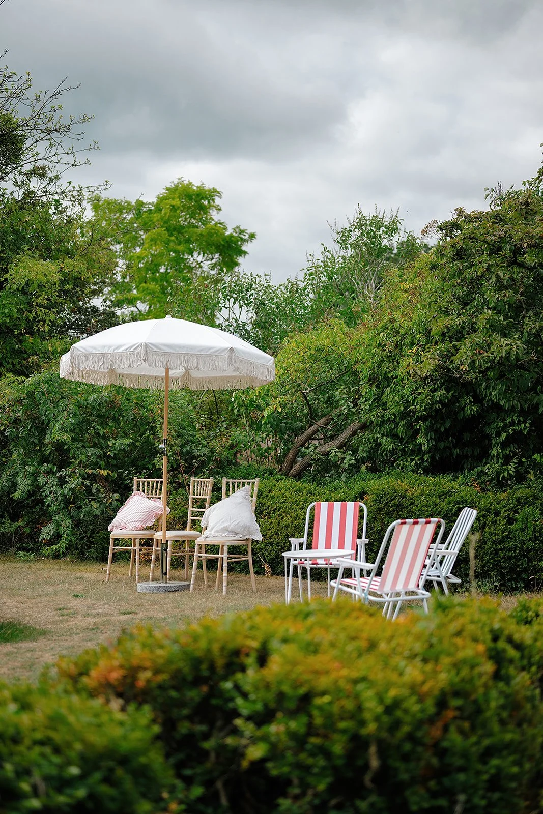 Outdoor relaxed summer wedding