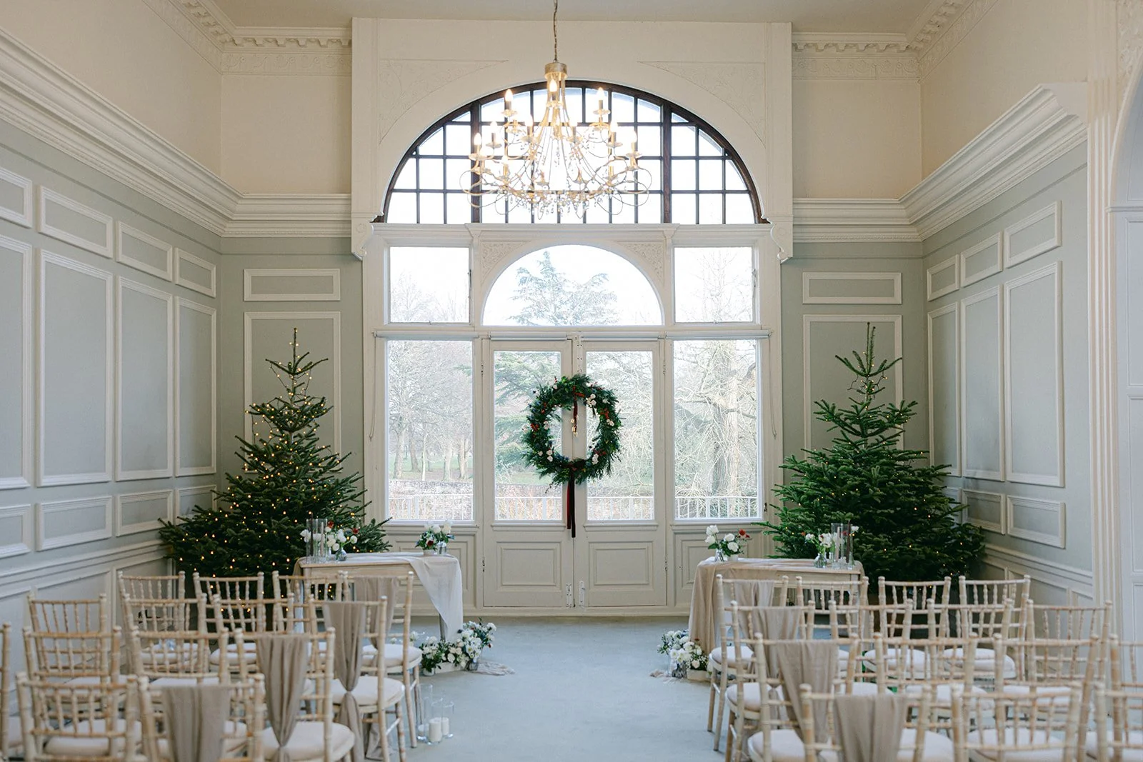 Christmas wedding ceremony