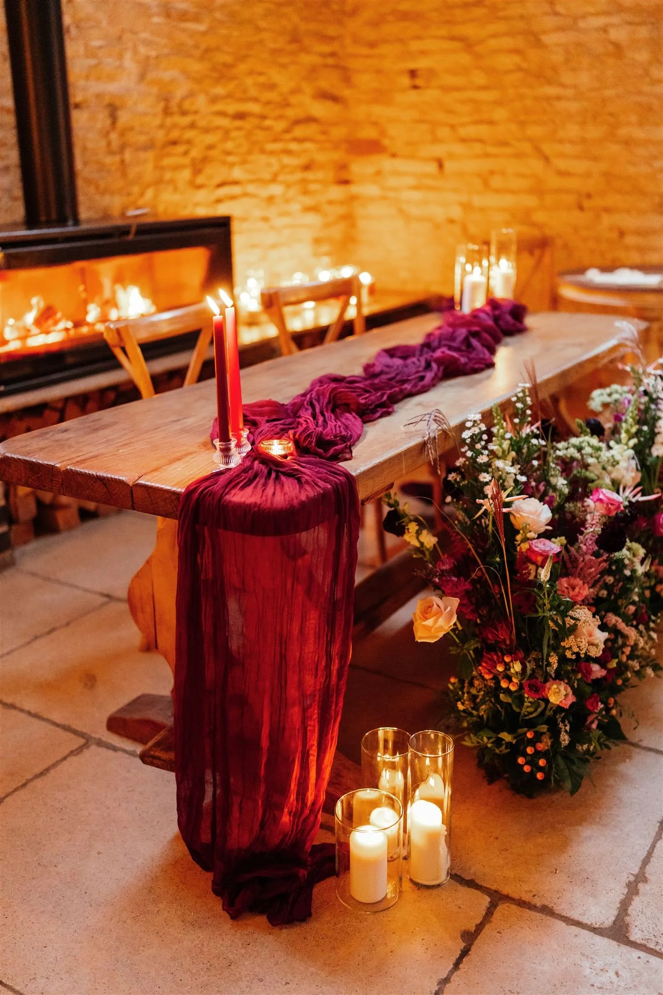 Christmas wedding decor